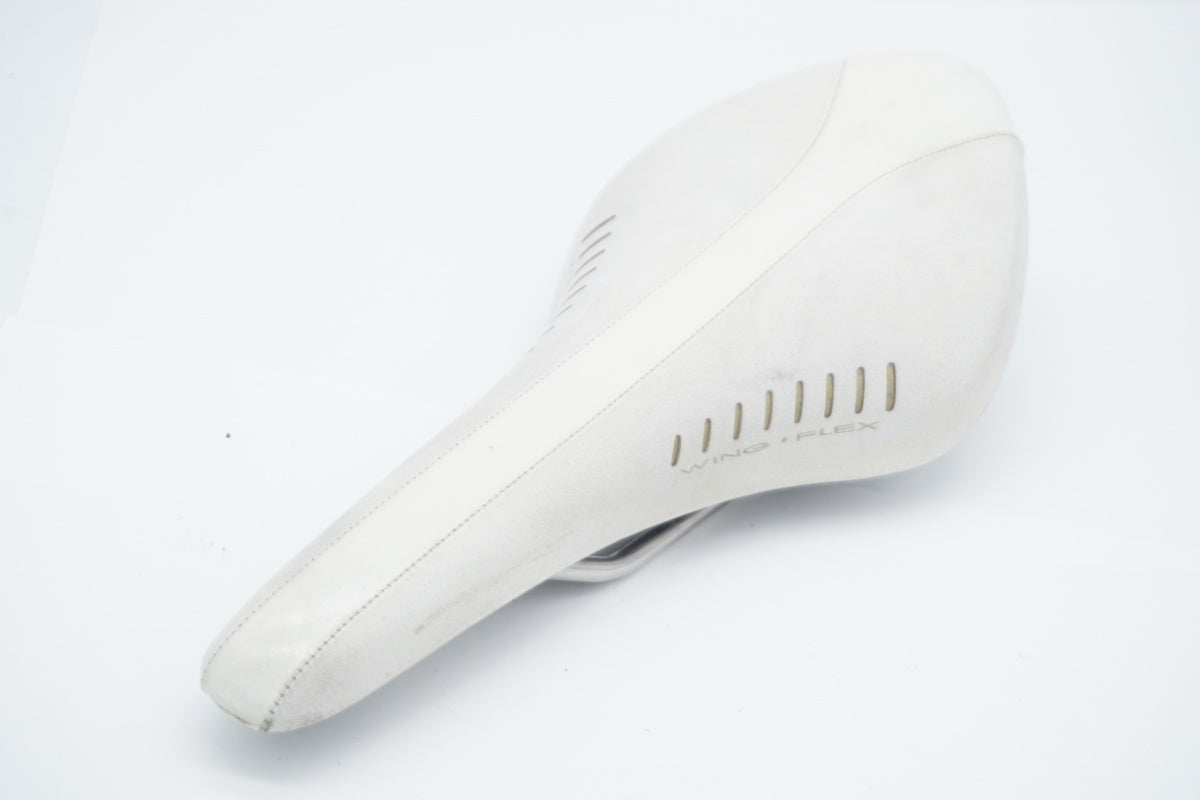 FIZIK 「フィジーク」 ARIONE WING FLEX サドル / 滋賀大津店