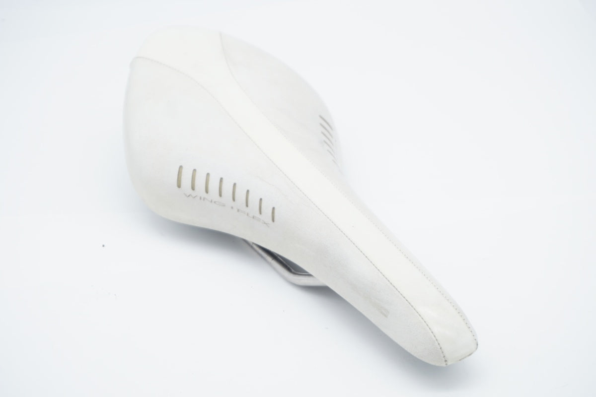 FIZIK 「フィジーク」 ARIONE WING FLEX サドル / 滋賀大津店