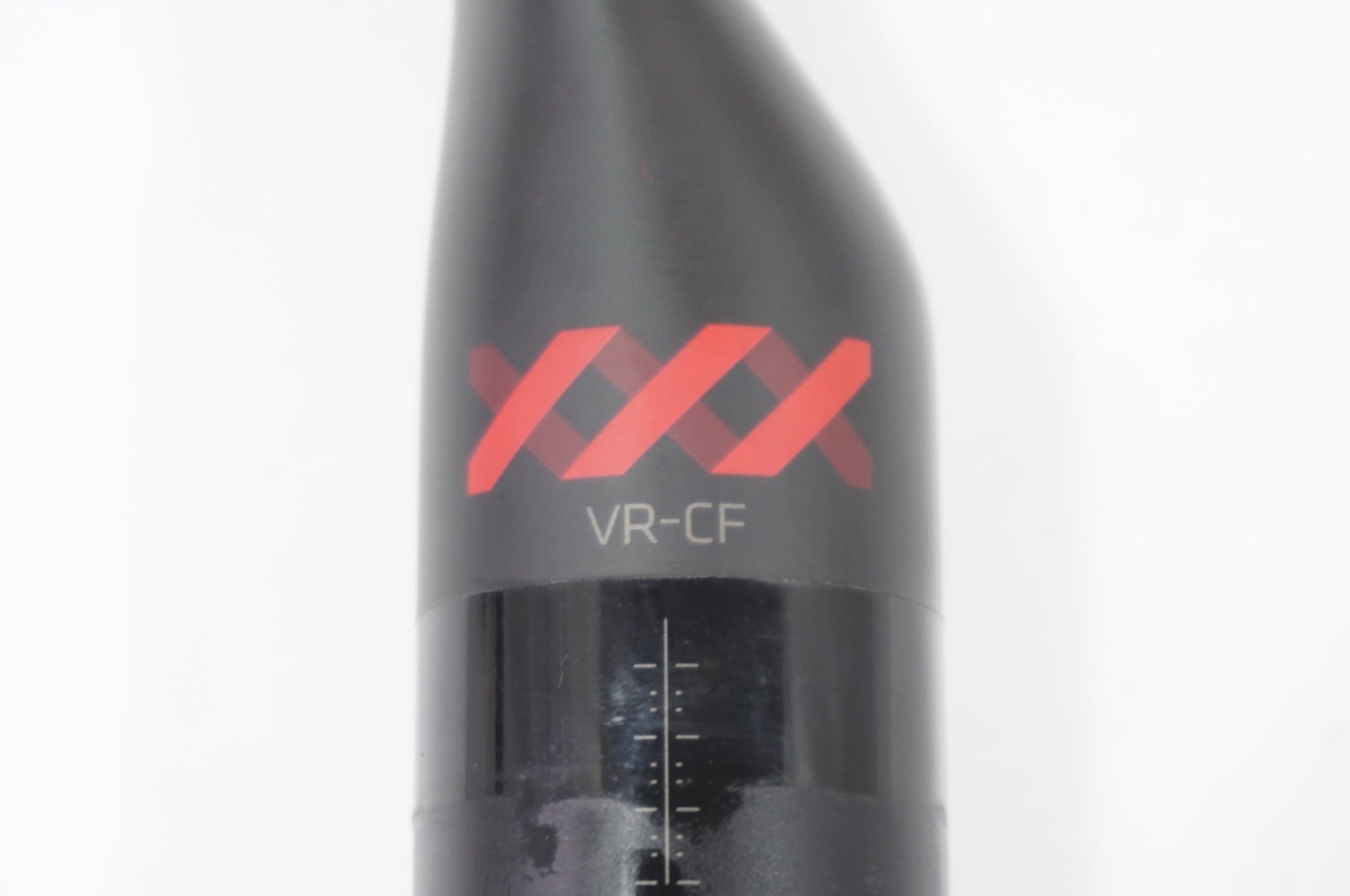 BONTRAGER 「ボントレガー」 XXX AERO VR-CF Φ31.8 400mm ハンドル / 世田谷店