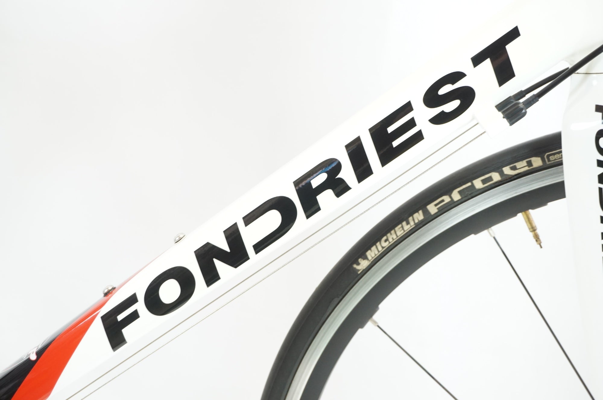 【値下げ】イタリアメーカーロードバイク　フォンドリエスト FONDRIEST コンポ SHIMANO 105 FONDRIEST 「フォンドリエスト」 アルミロード 年式不明 ロードバイク
