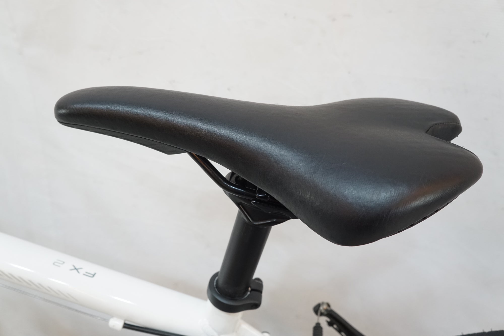 TREK 「トレック」 FX2 2019年モデル クロスバイク / バイチャリ浦和 TREK 「トレック」 FX2 2019年モデル クロスバイク / バイチャリ浦和