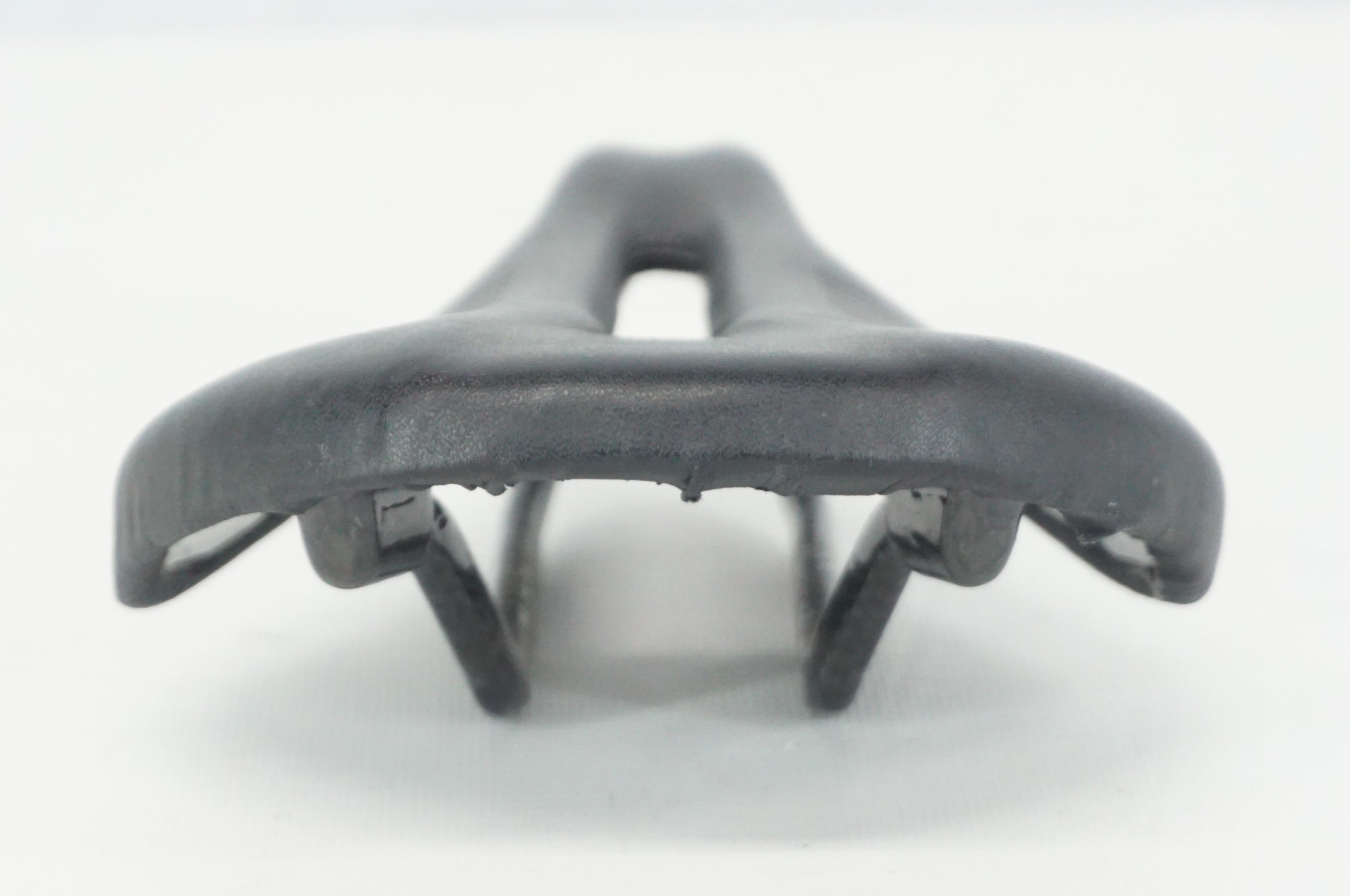 GORIX 「ゴリックス」 GO.643DOUBLE カーボン サドル / 阪急塚口店