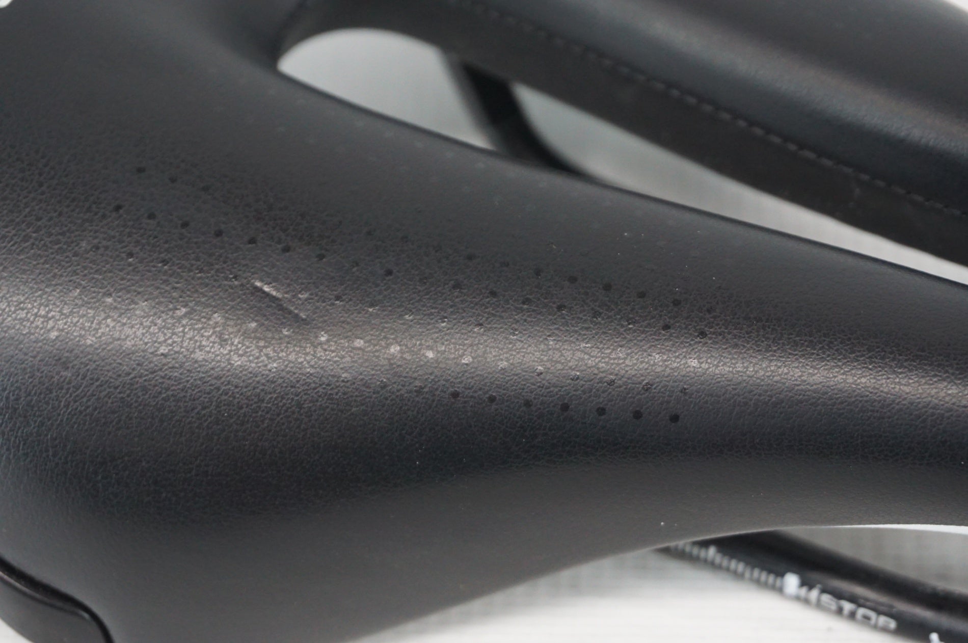 SELLE ITALIA 「セライタリア」 NOVUS BOOST TM MN SUPER FLOW サドル / 阪急塚口店