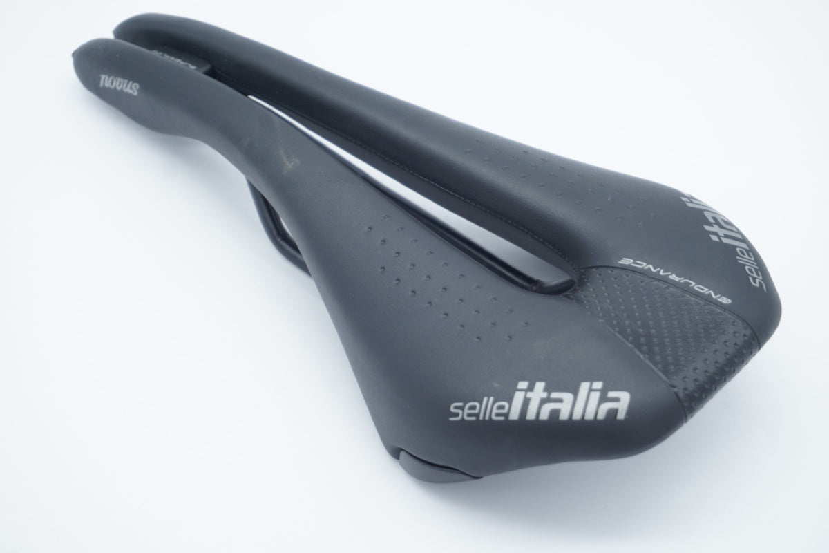 SELLE ITALIA 「セライタリア」 NOVUS SUPER FLOW ENDRANCE サドル / 滋賀大津店