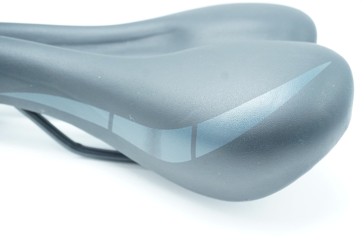 FMFXTRA「エフエムエフエクストラ」 サドル/ 京都西院店