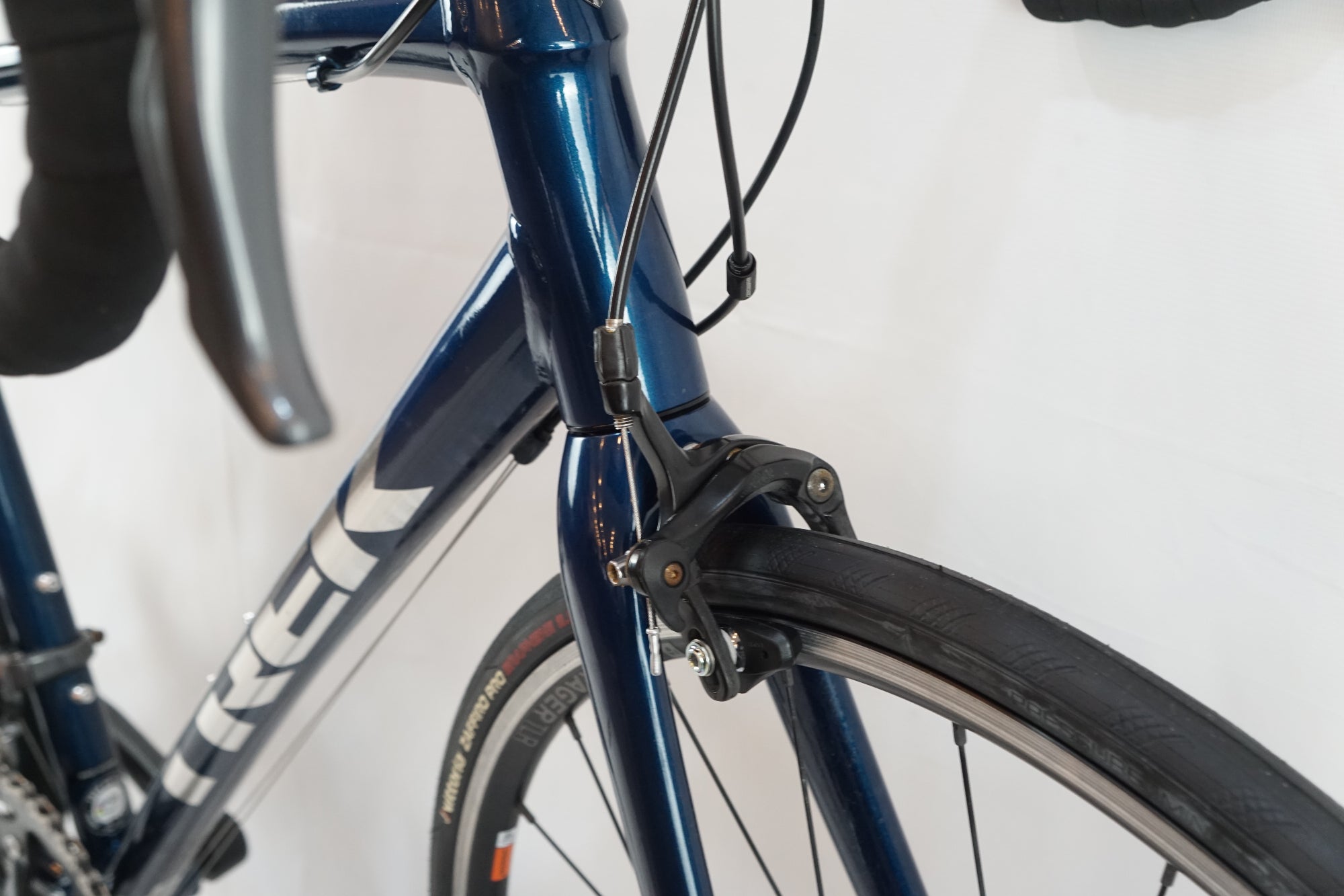 TREK 「トレック」 DOMANE AL2 RIM 2021年モデル ロードバイク