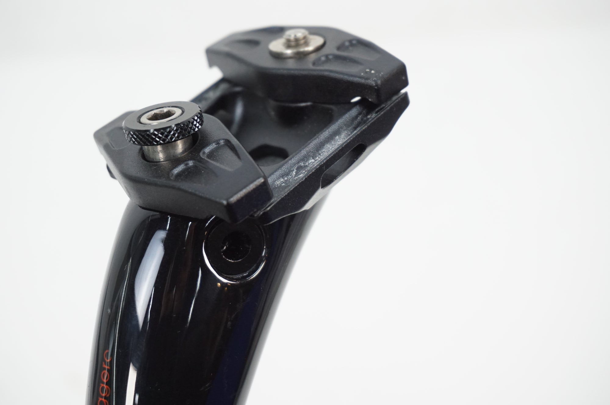 DEDA 「デダ」 superleggera φ27.2 350mm シートポスト / 川越店