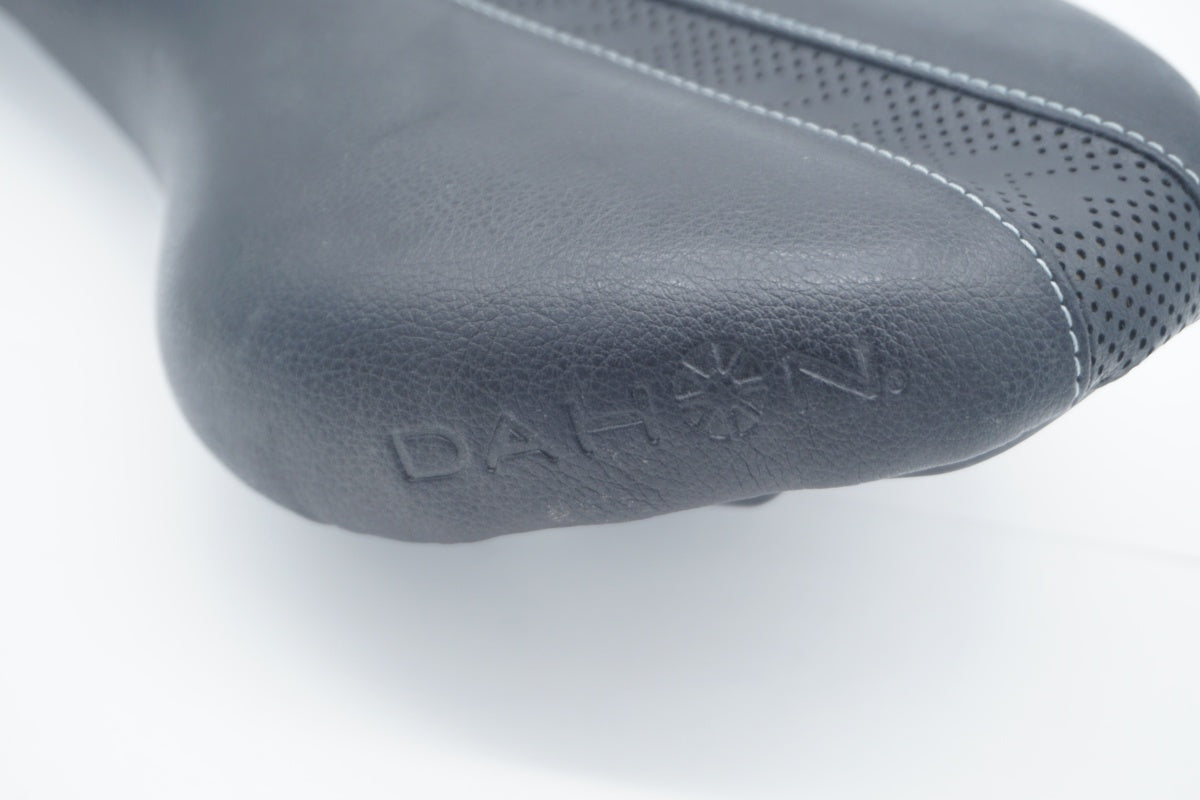 DAHON 「ダホン」 純正サドル / 滋賀大津店