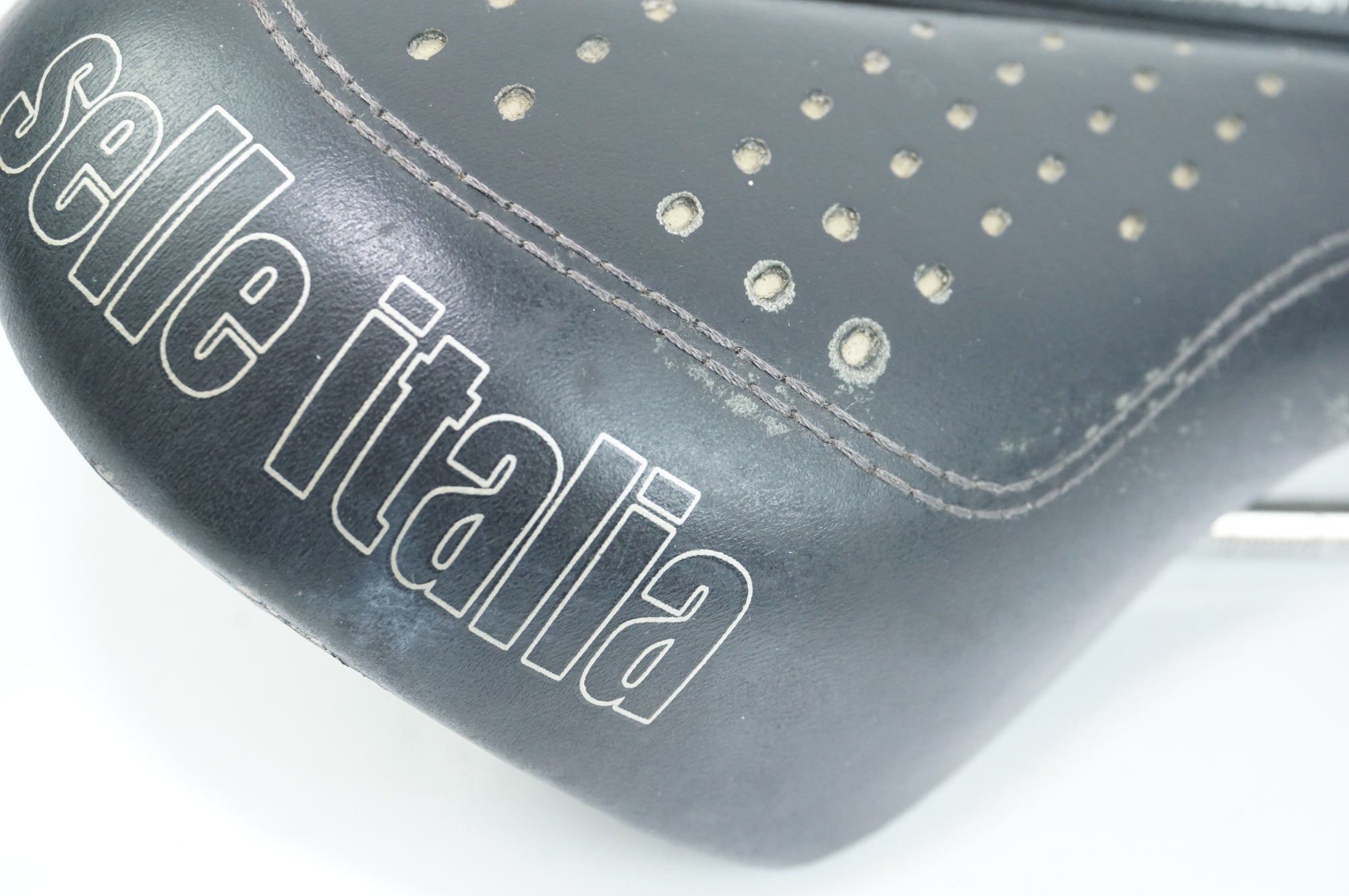 SELLE ITALIA 「セライタリア」 DIVA GEL FLOW サドル / 中目黒店