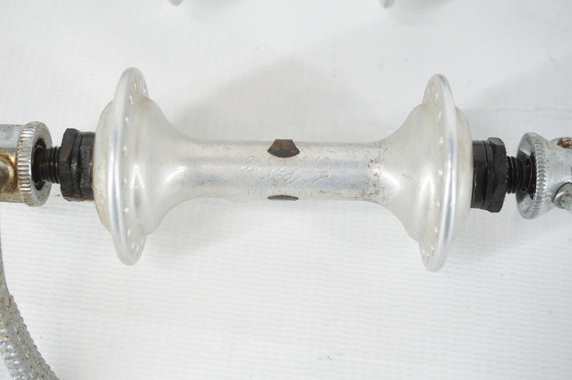 カンパニョーロ 丸穴ハブ Campagnolo NUOVO TIPO 未使用箱入 カンパニョーロ 丸穴ハブ Campagnolo NUOVO TIPO 未使用箱入