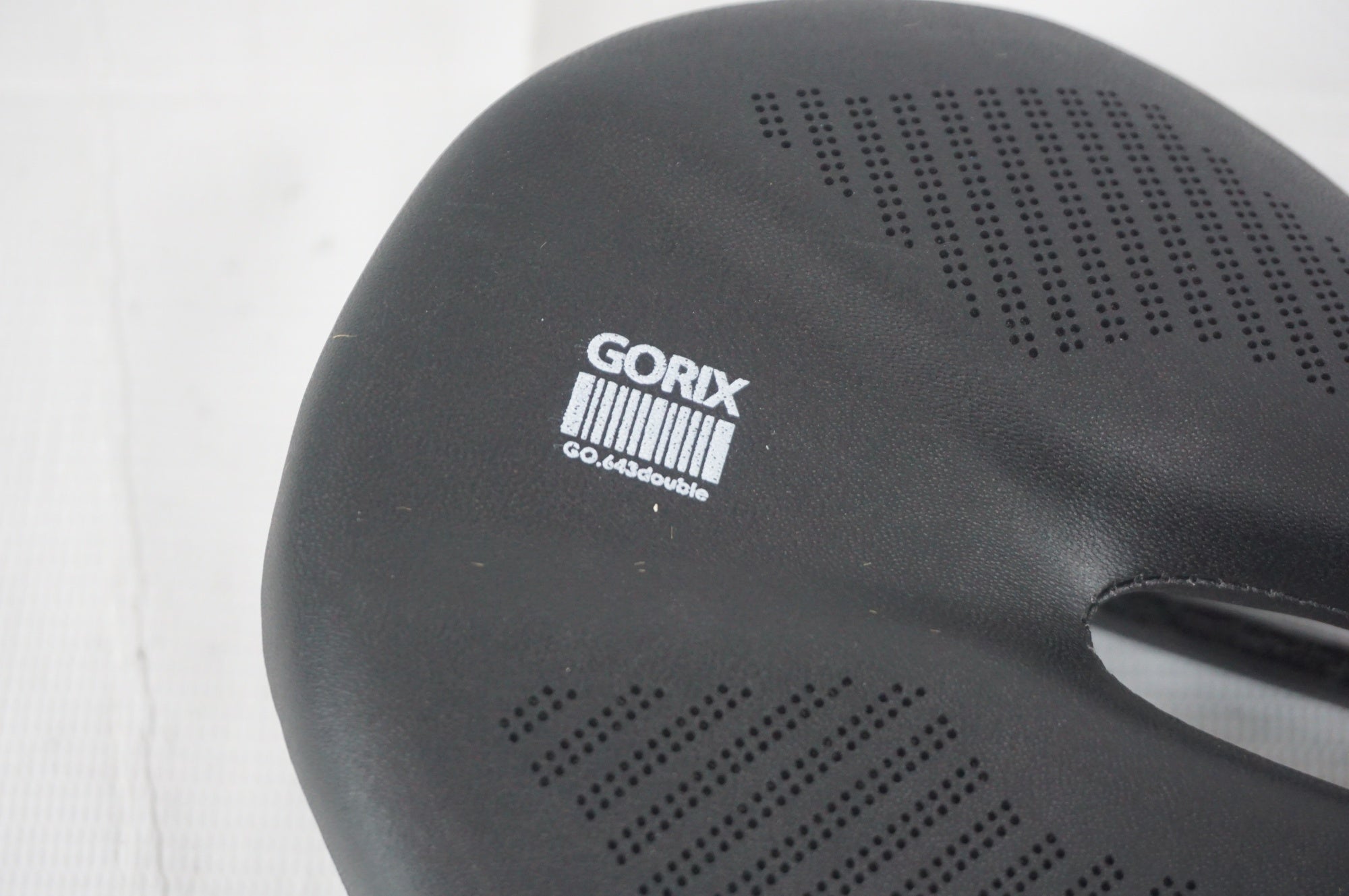 GORIX 「ゴリックス」 GO.643DOUBLE カーボン サドル / 阪急塚口店