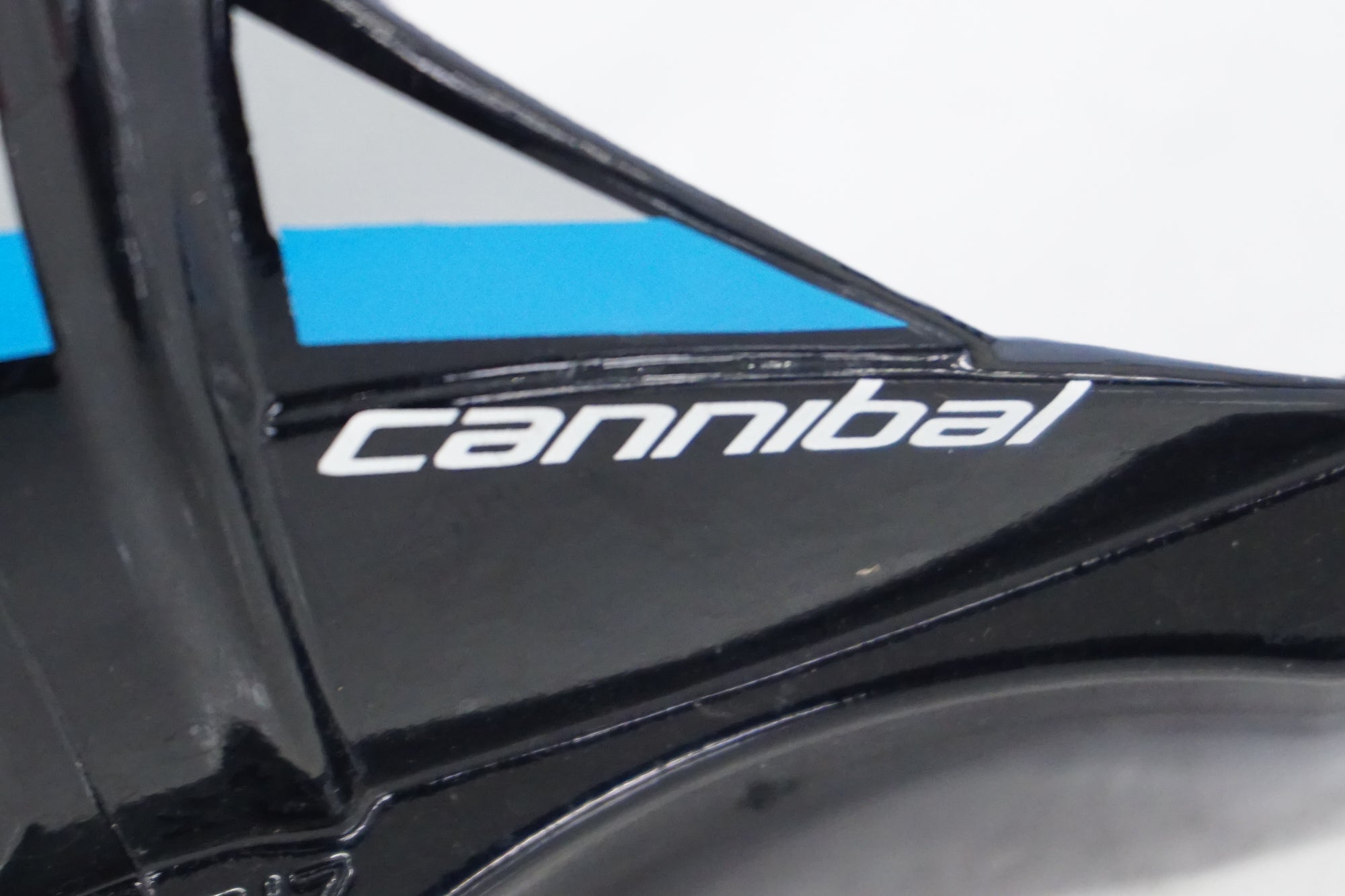 ELITE 「エリート」 CANNIBAL ボトルケージセット / 浜松店