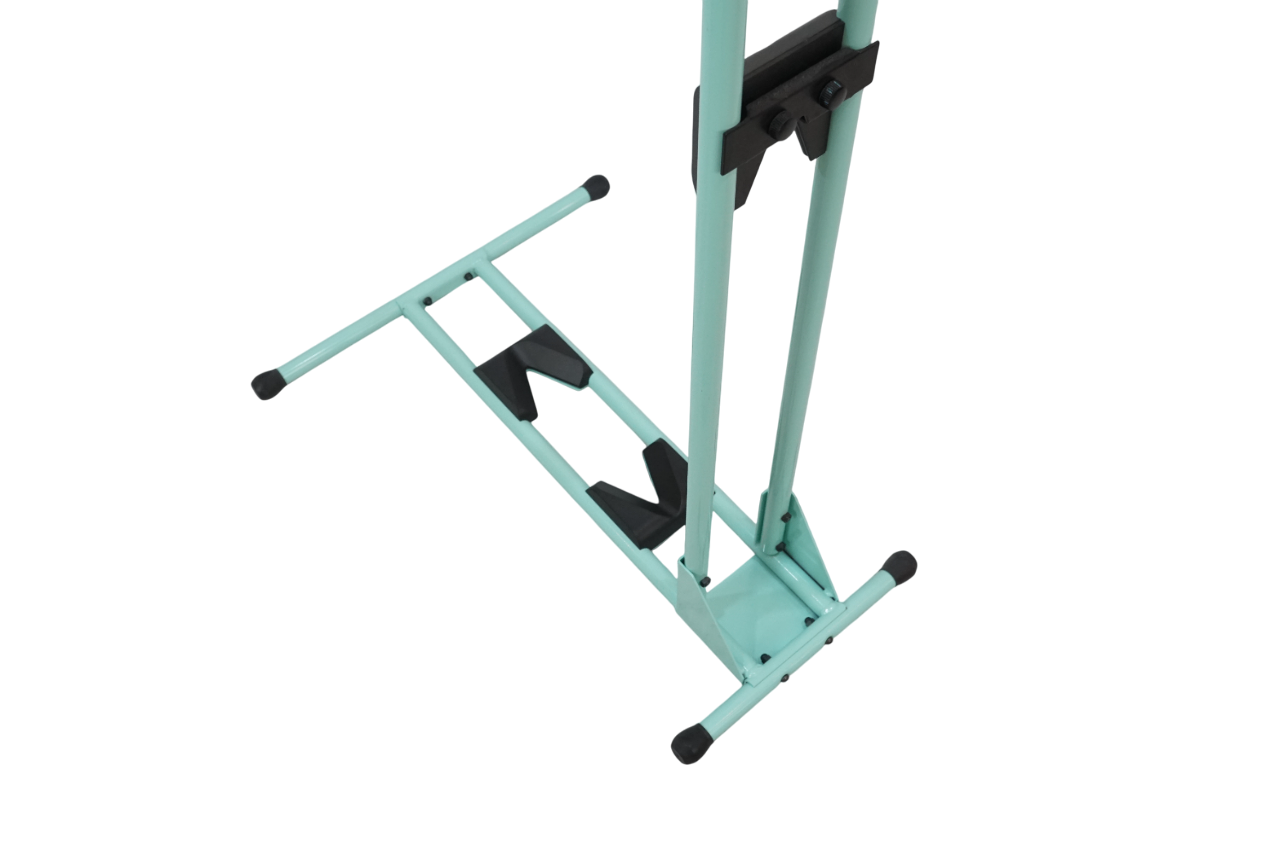 IWA 「イワ」 A01V SPECIAL ディスプレイスタンド / バイチャリ浦和ベース