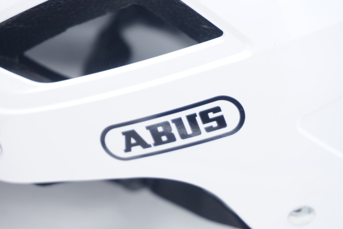 ABUS 「アブス」 HYBAN2.0 56-61cm ヘルメット / 滋賀大津店