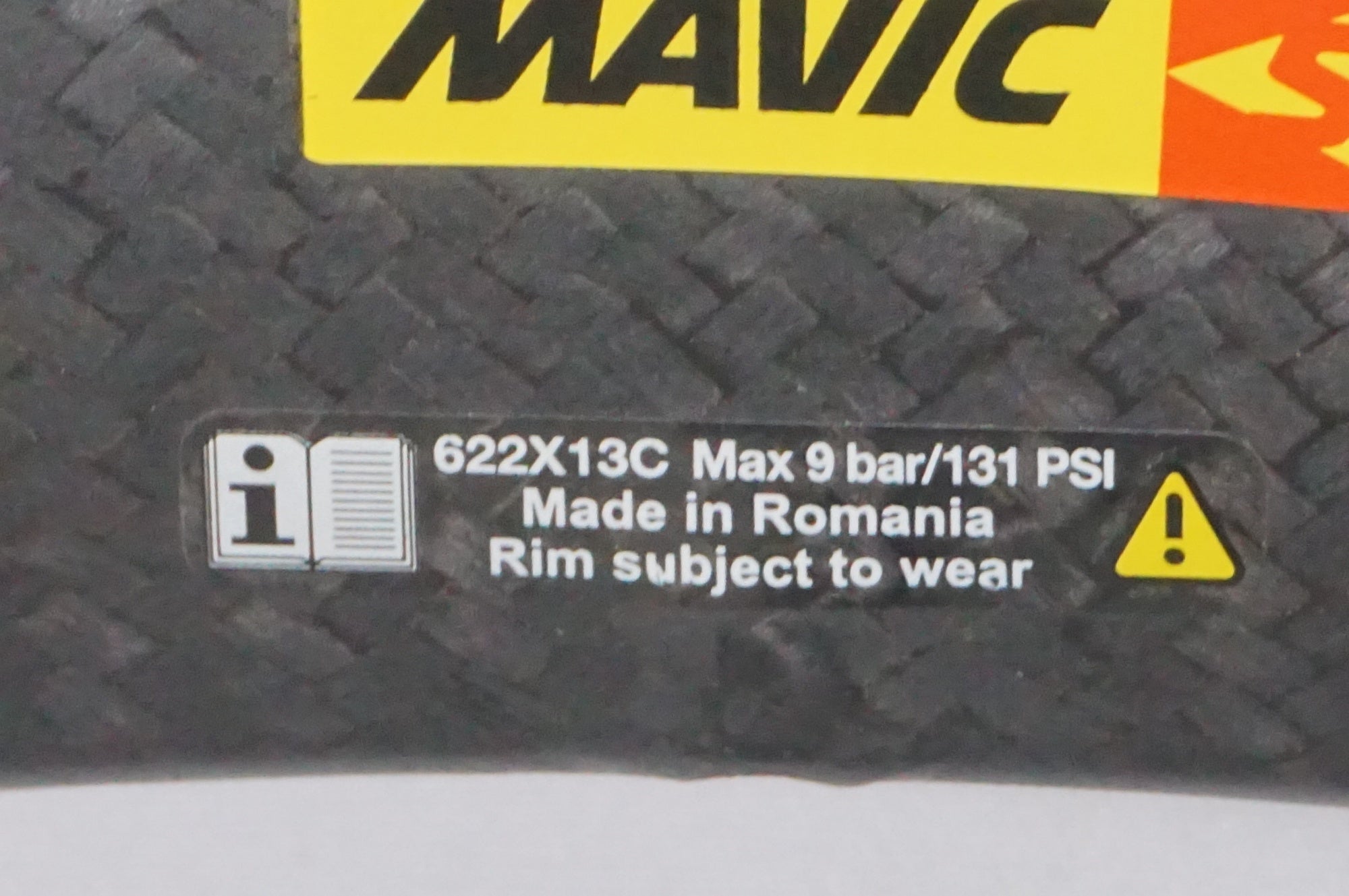 MAVIC 「マヴィック」 COSMIC CARBONE 40 C シマノ11S ホイールセット / AKIBA店