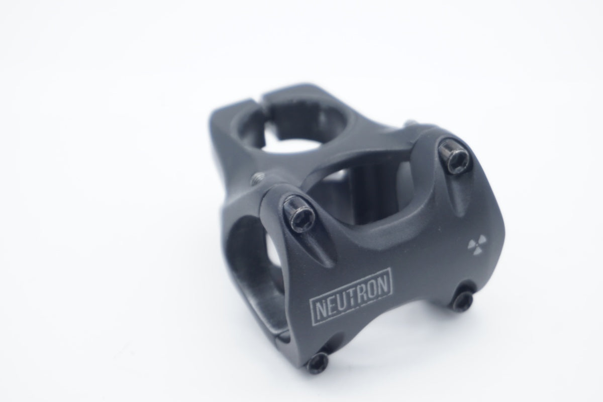 NUKEPROOF 「ヌークプルーフ」 NEUTRON φ35 40mm ステム / 滋賀大津店
