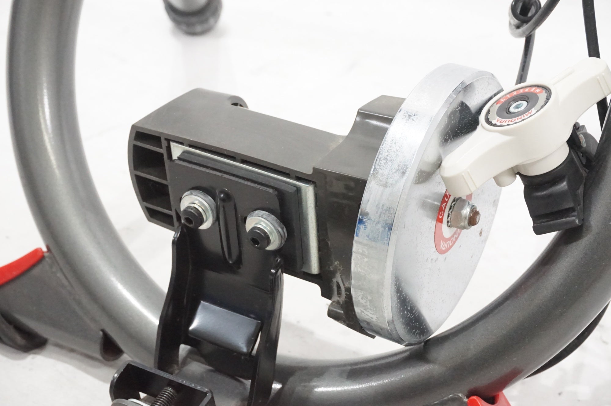 MINOURA 「ミノウラ」 V130 サイクルトレーナー / AKIBA店