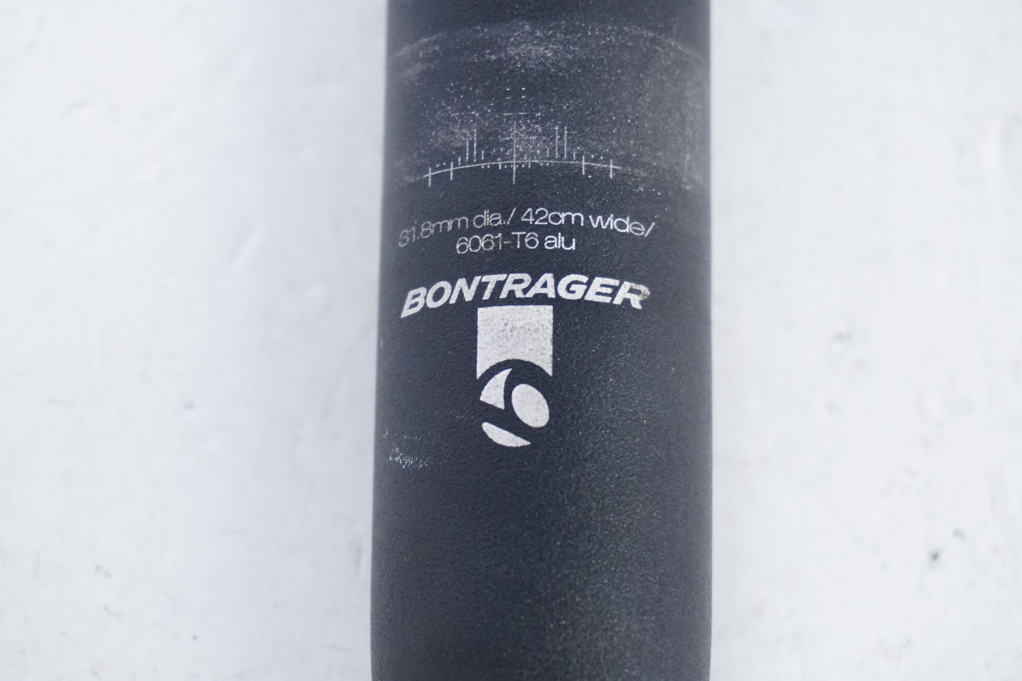 BONTRAGER 「ボントレガー」 RACE VR-C φ31.8 420mm ハンドル / 浜松店