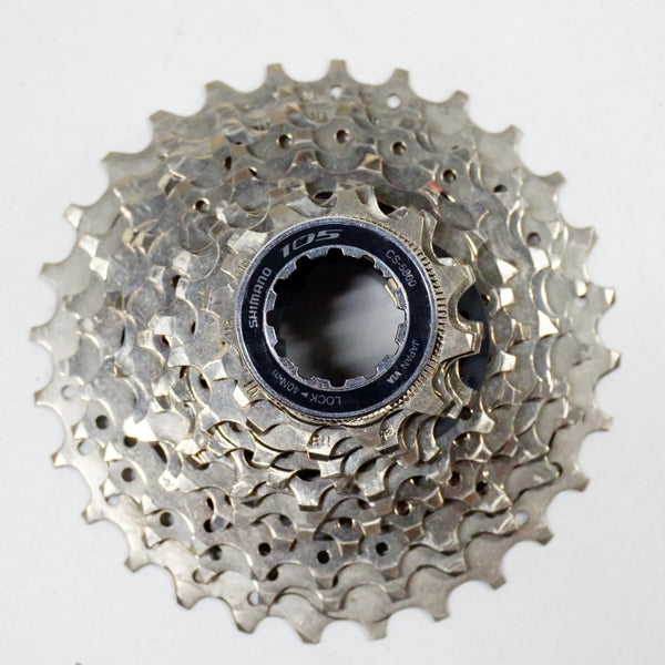 【超美品】【お買得】Shimano 前105 後300 タイヤ/スプロケット付 SHIMANO 「シマノ」 105 CS-5800 1128T スプロケット / 名古屋大須店