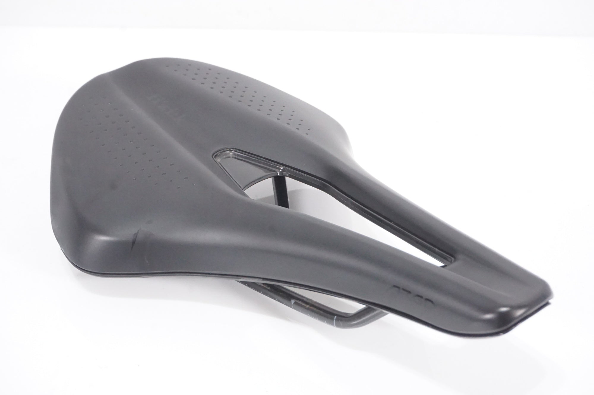 FIZIK 「フィジーク」 TEMPO ARGO R3 サドル / AKIBA店