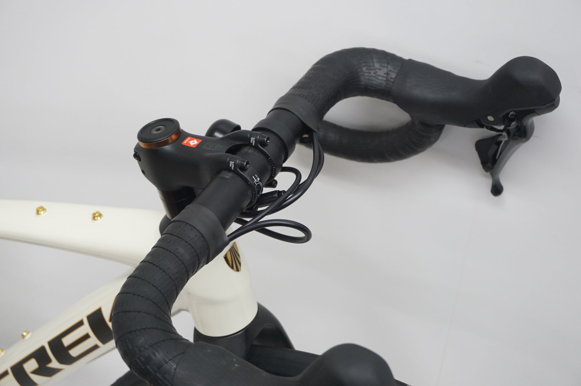TREK 「トレック」 DOMANE AL4 GEN4 2024-2026年モデル ロードバイク / 福岡店