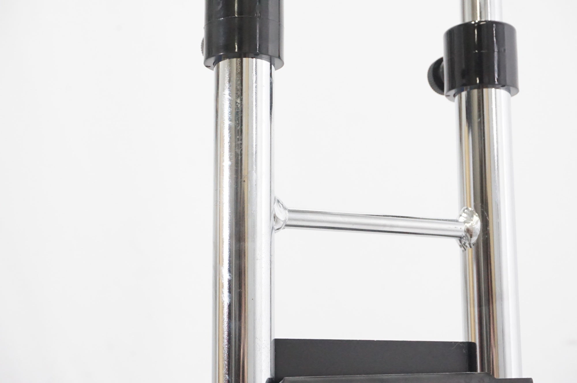 iWA 「アイダブルエー」 A01V SPECIAL ディスプレイスタンド / AKIBA店