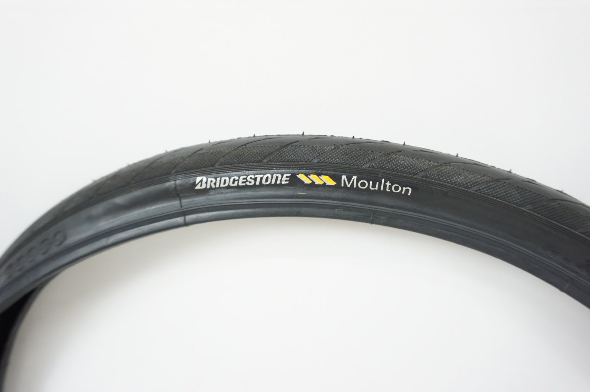 BRIDGESTONE MOULTON 「ブリヂストンモールトン」 17インチ タイヤ / 大宮店