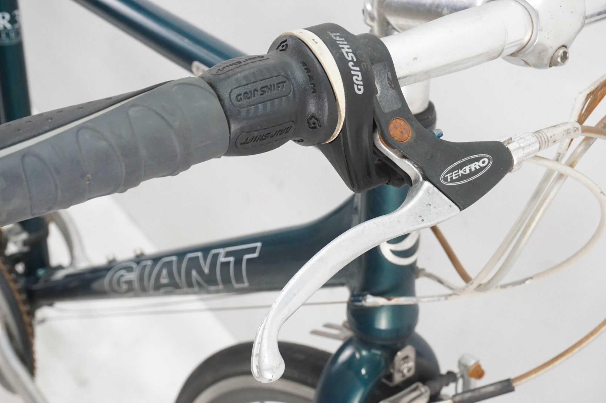 ジャンク GIANT 「ジャイアント」 ESCAPE R3 2010年モデル クロス