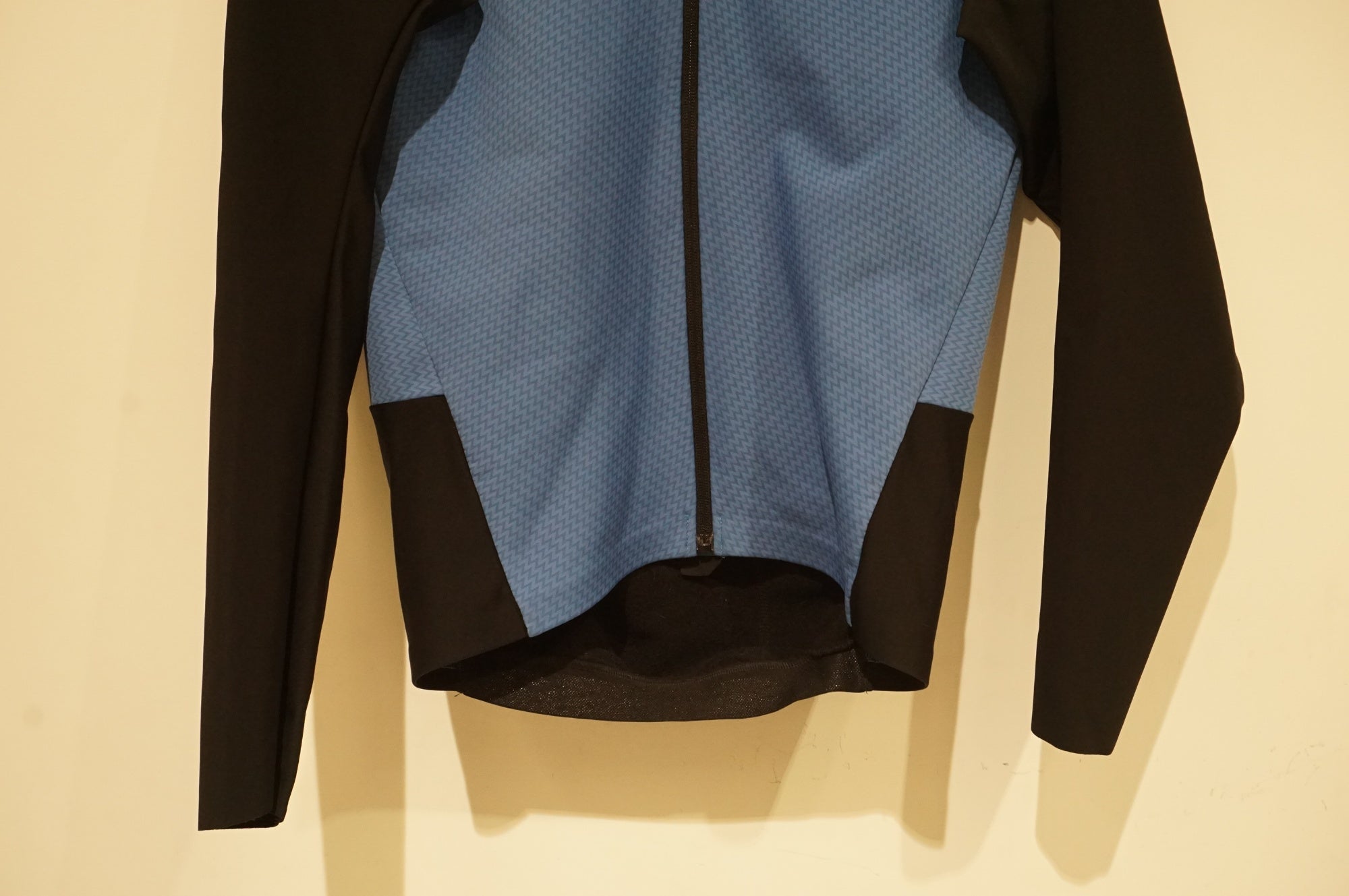 ASSOS 「アソス」 Mサイズ 長袖ウェア / 浜松店 ｜ バイチャリ公式
