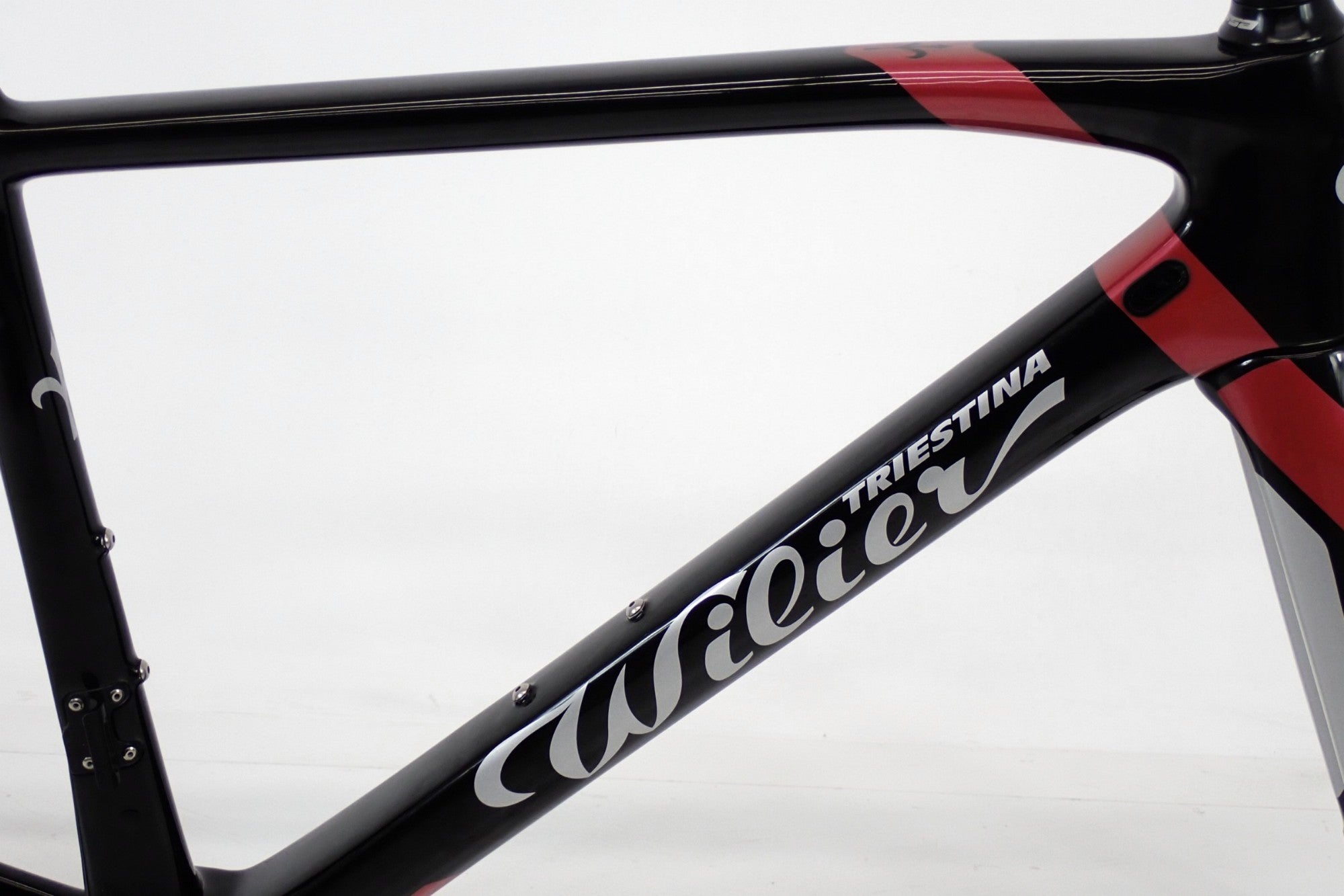 自転車本体 WILIER GRANTOURISMO R TEAM ウィリエール GTR-Team Disc 新型シマノ105を搭載した100台限定の戦略