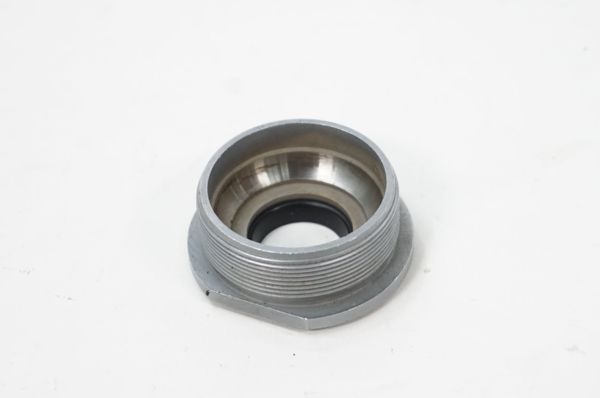 SUNTOUR 「サンツアー」 SUPERBE PRO ボトムブラケットカップのみ