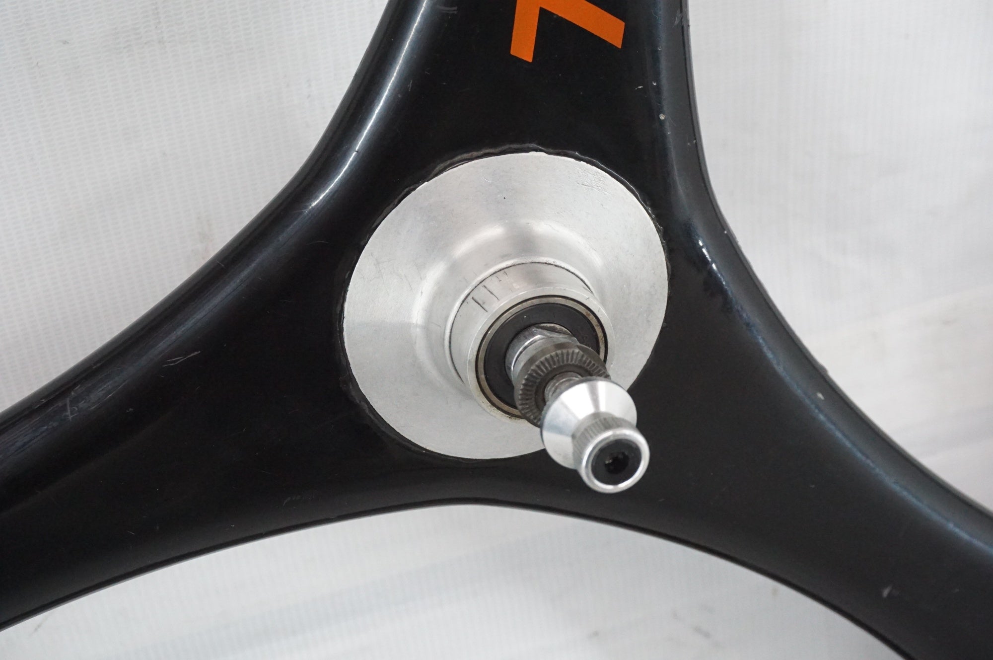 TRI SPOKE 「トライスポーク」 バトン 650C シングル カーボンフロントホイール / 阪急塚口店