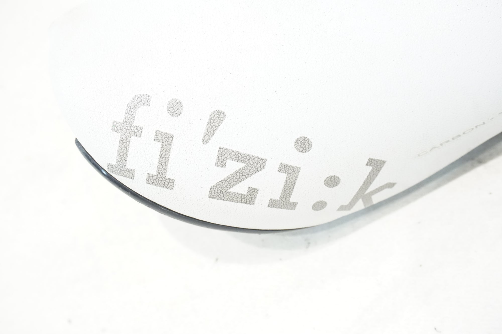 FIZIK 「フィジーク」 ALIANTE R1 カーボンレール サドル / 横浜戸塚店