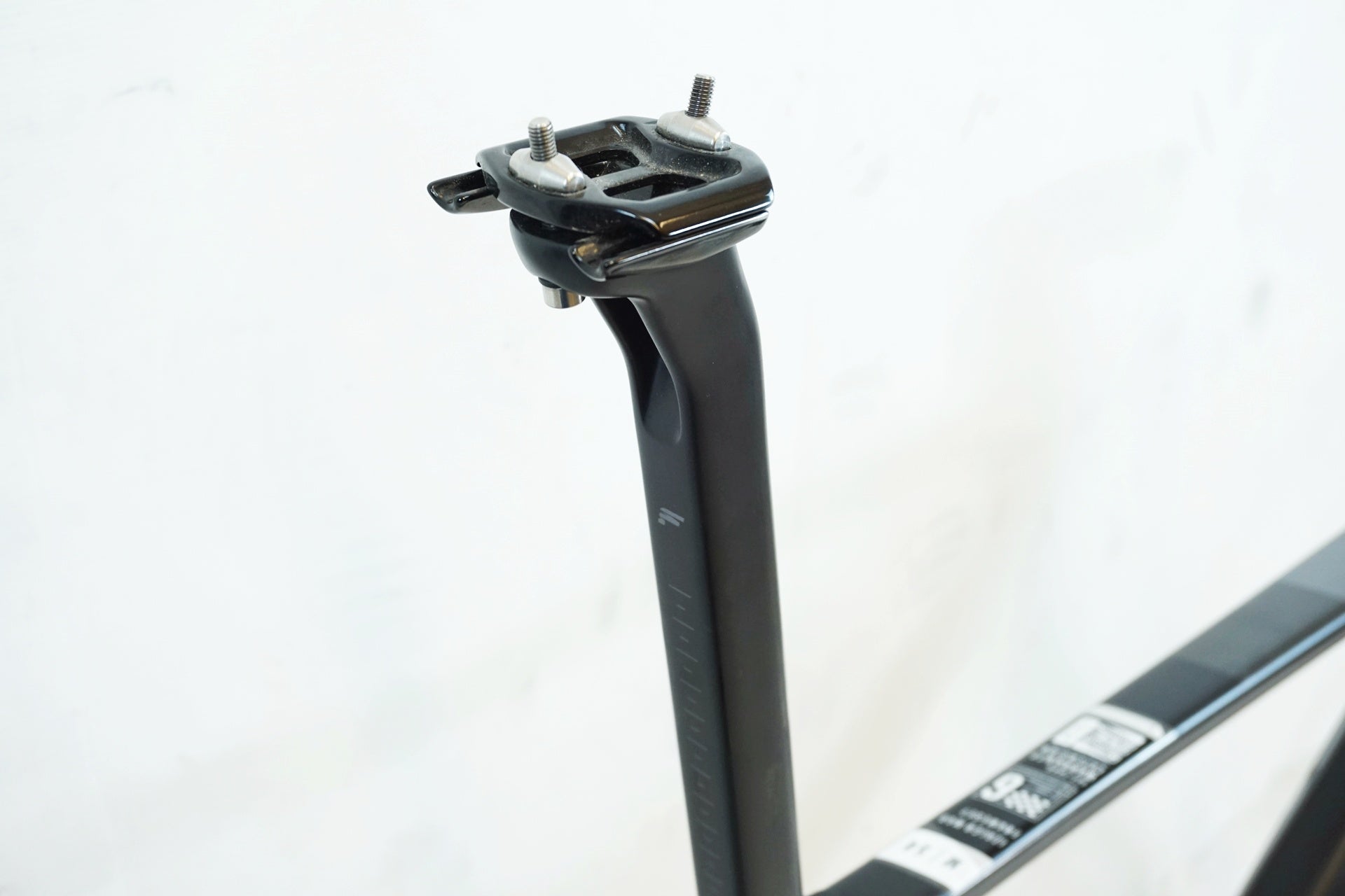 FOCUS 「フォ-カス」 IZALCO MAX DISC 9 2022年モデル フレームセット
