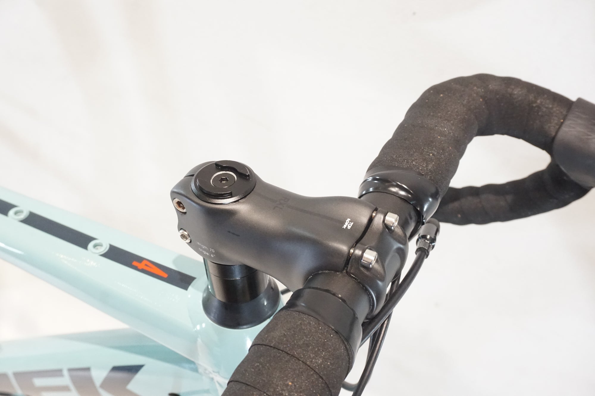 TREK 「トレック」 DOMANE AL4 DISC 2023年モデル ロードバイク / 横浜