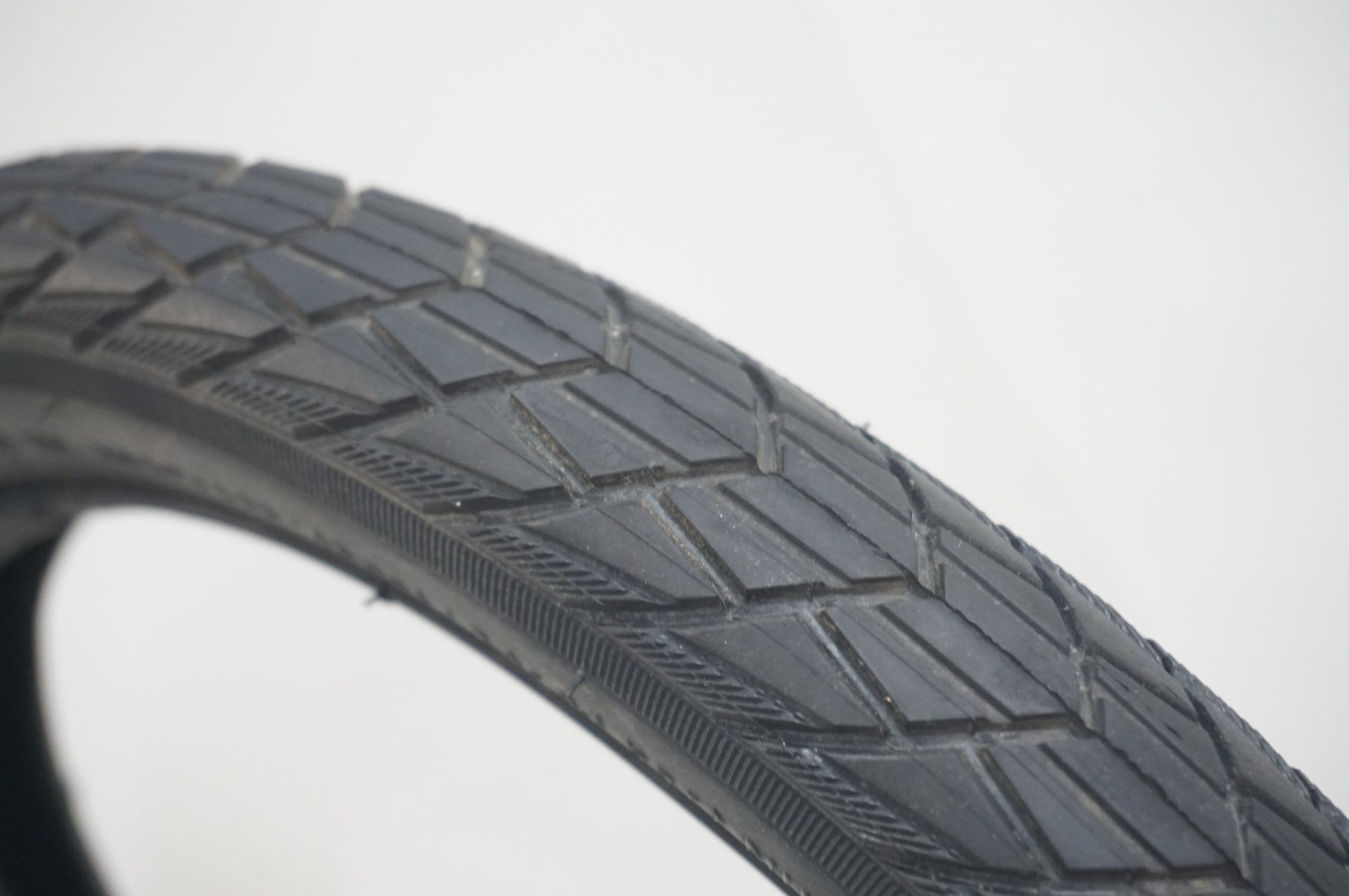 CST 「シーエスティー」 14×1.75 タイヤセット / 福岡店