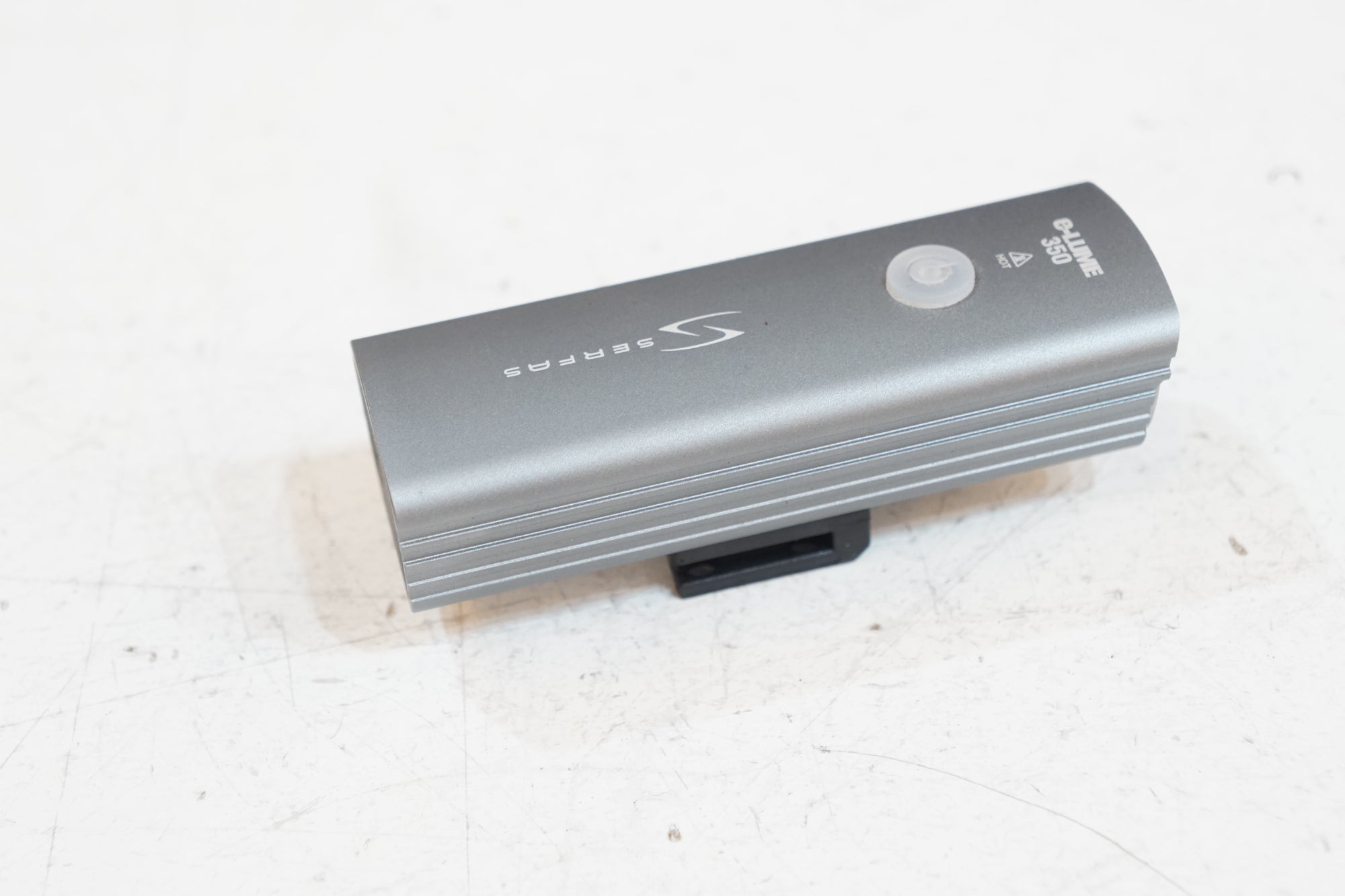 SERFAS 「サーファス」 E-LUME 350 フロントライト / バイチャリ浦和ベース