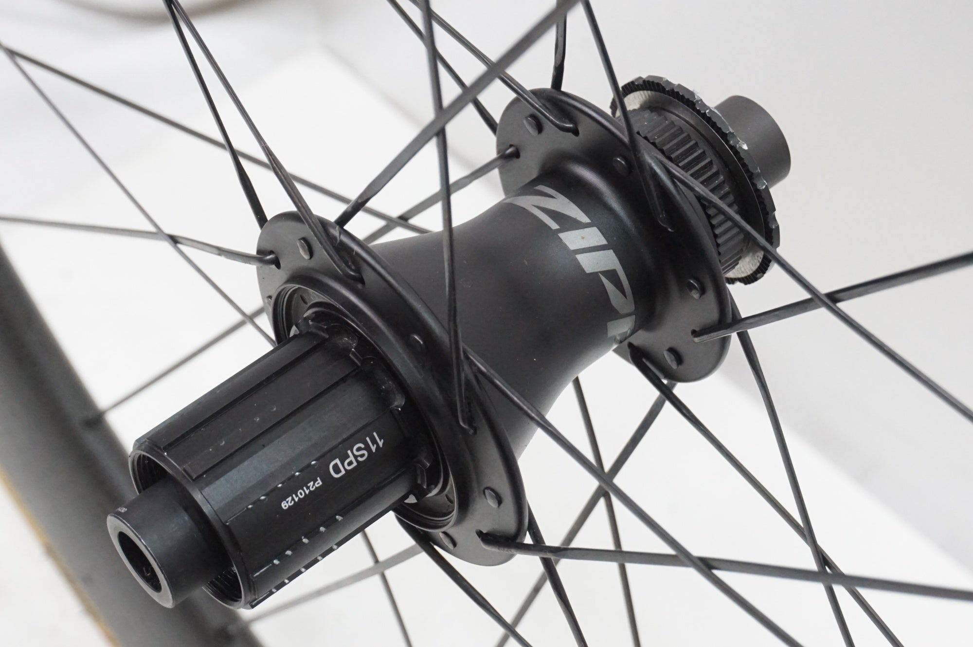 ZIPP 「ジップ」 404 FIRECREST DISC シマノ11S ホイールセット / 大宮