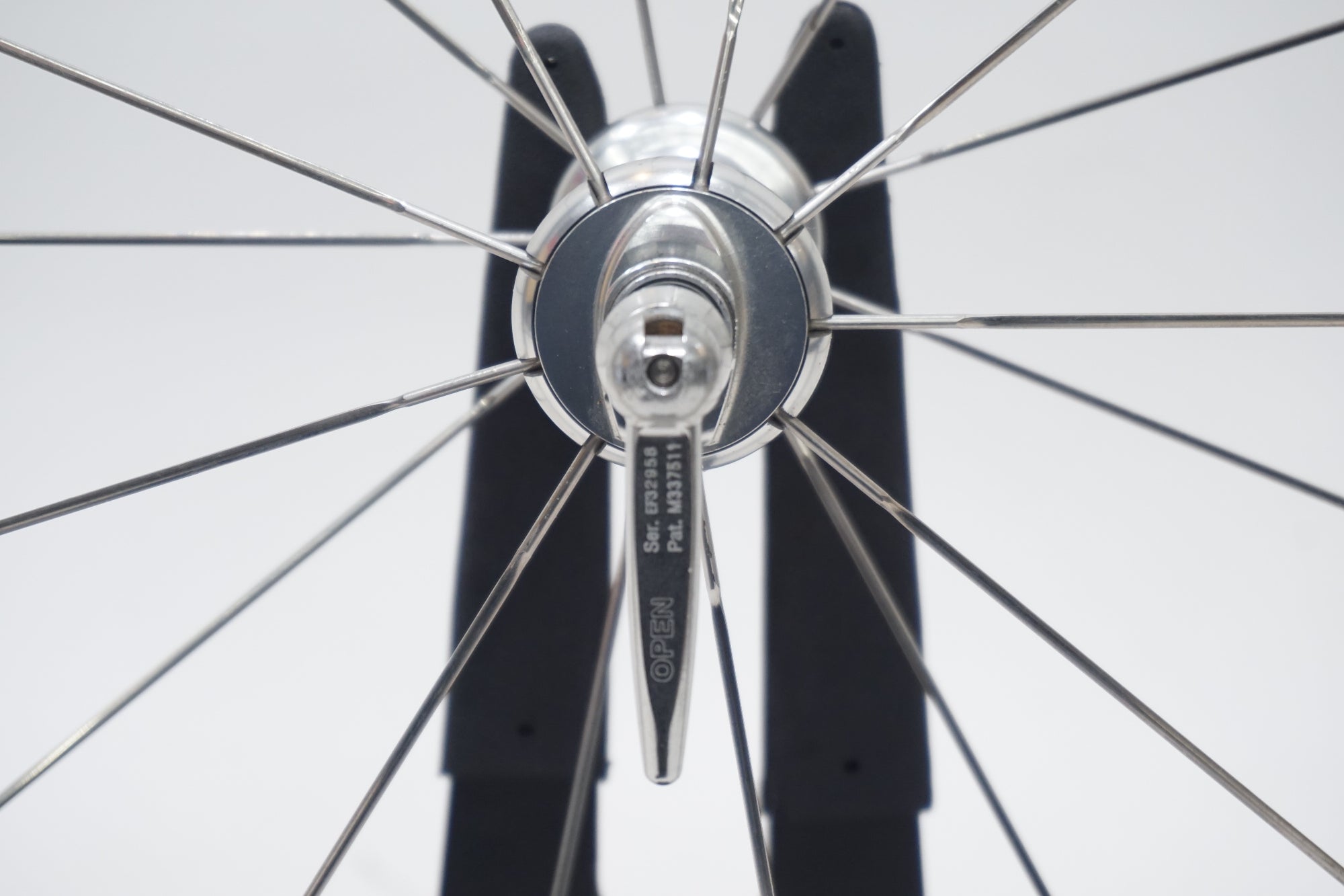 ZIPP 「ジップ」 303 FIRECREST TU フロントホイール / 京都西院店