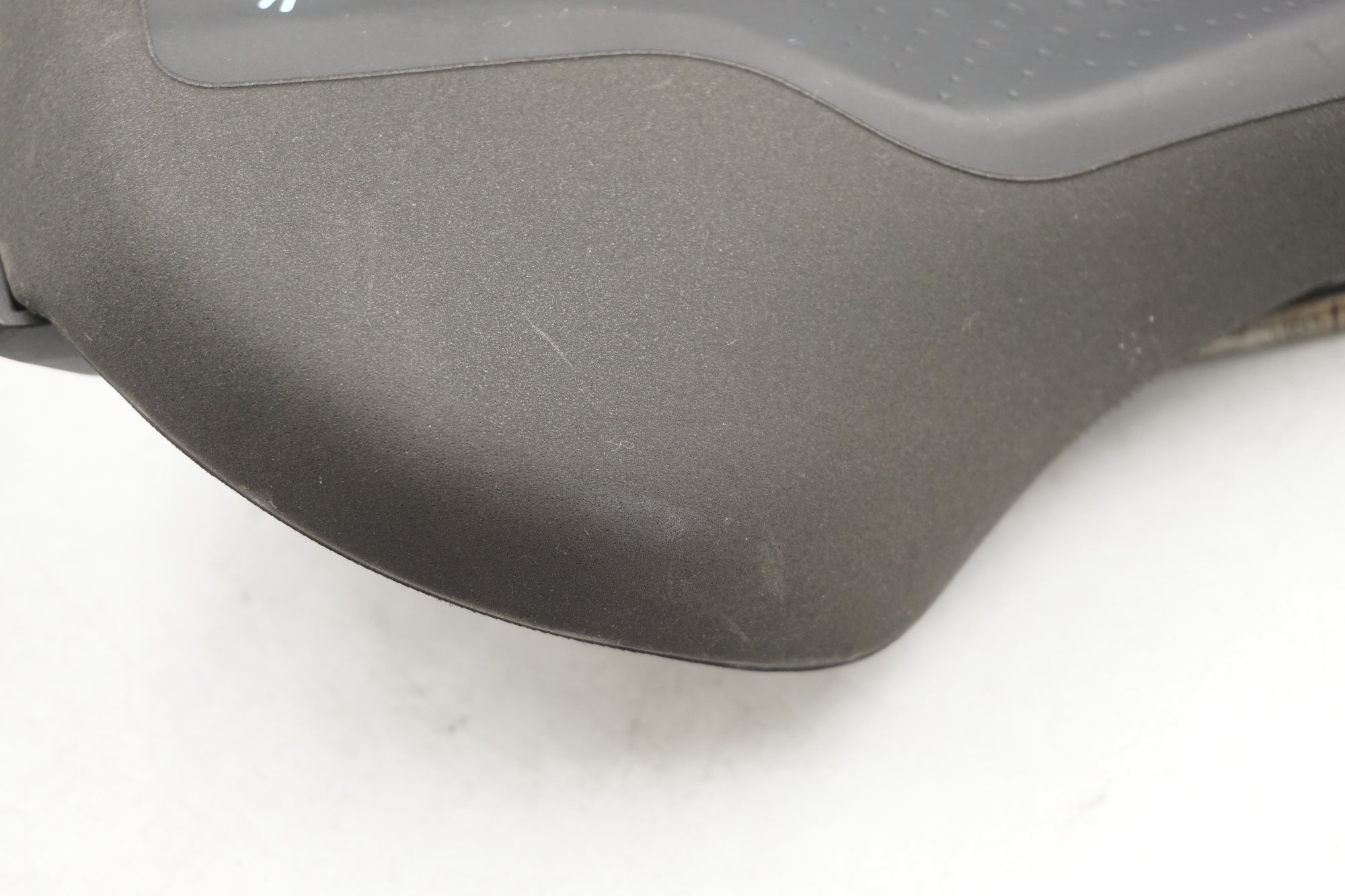 SELLE ROYAL 「セラロイヤル」 SCIENTIA A2 サドル / 奈良店