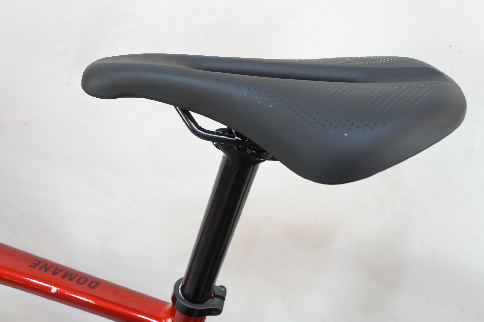 TREK 「トレック」 DOMANE AL 2 GEN 4 2025年モデル ロードバイク