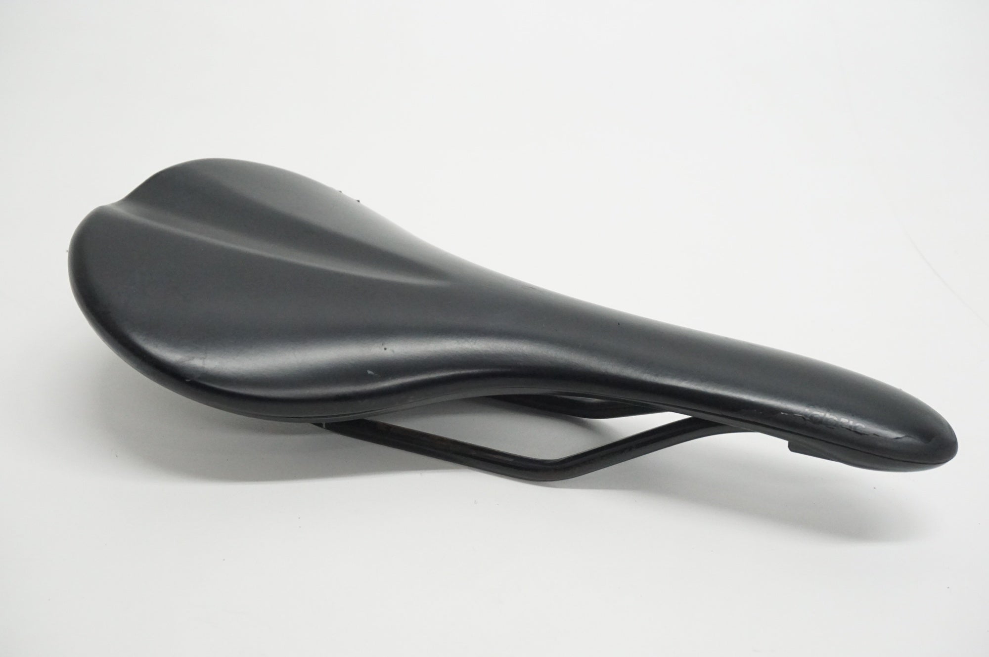 FABRIC 「ファブリック」 SCOOP FLAT サドル / 福岡店