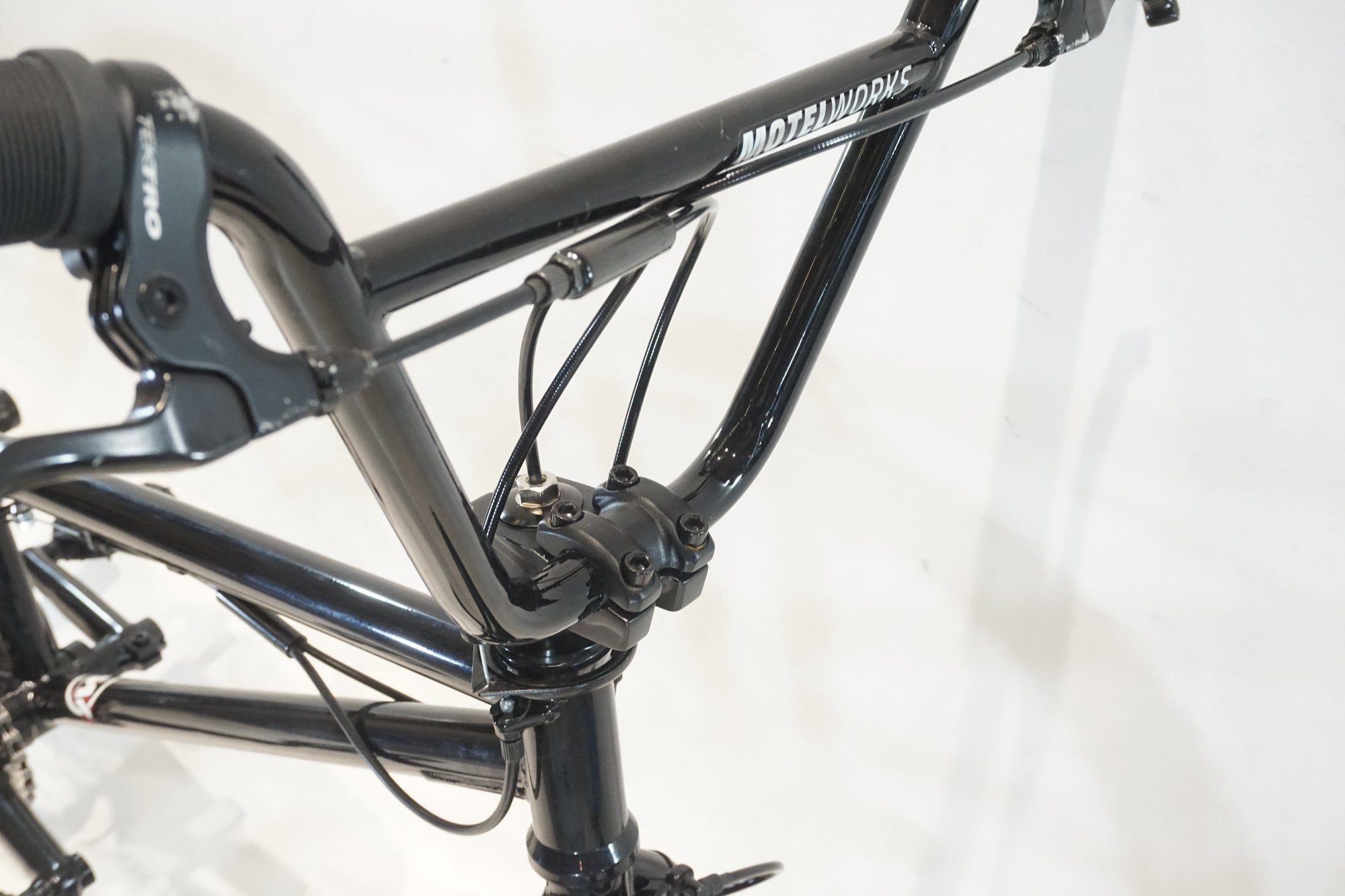 MOTELWORKS 「モーテルワークス」 AUX:E 2022年モデル 20インチ BMX / 横浜戸塚店