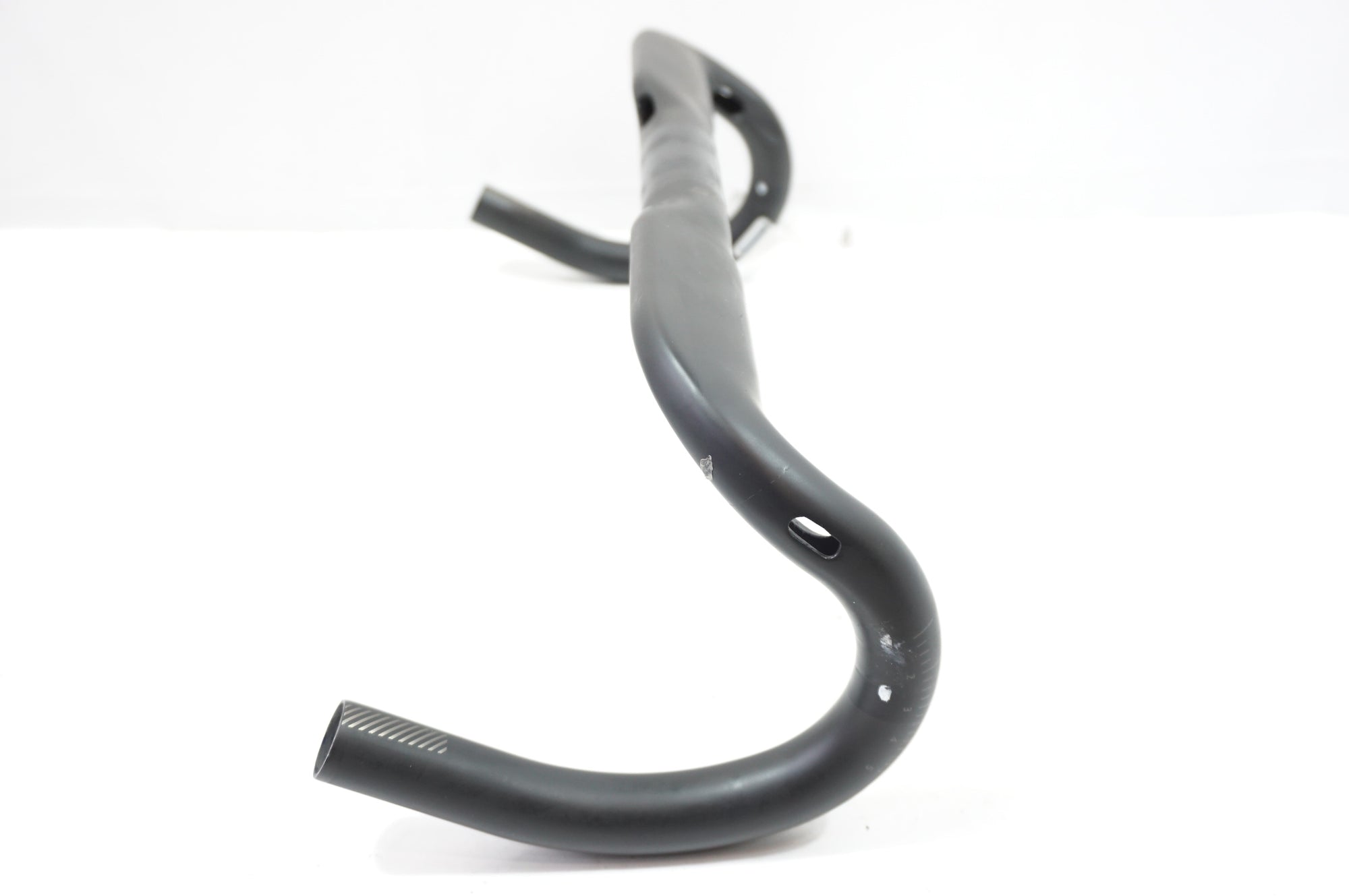 BONTRAGER 「ボントレガー」 XXX AERO VR-CF Φ31.8 400mm ハンドル / 世田谷店