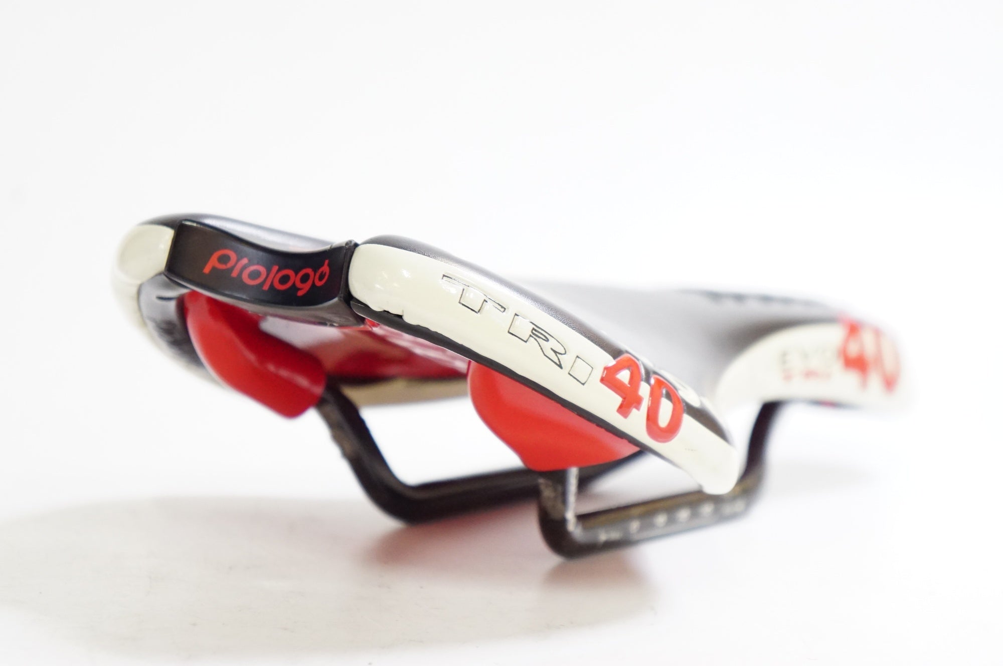 PROLOGO 「プロロゴ」 NAGO EVO TRI 40 NACK サドル / 熊谷本店