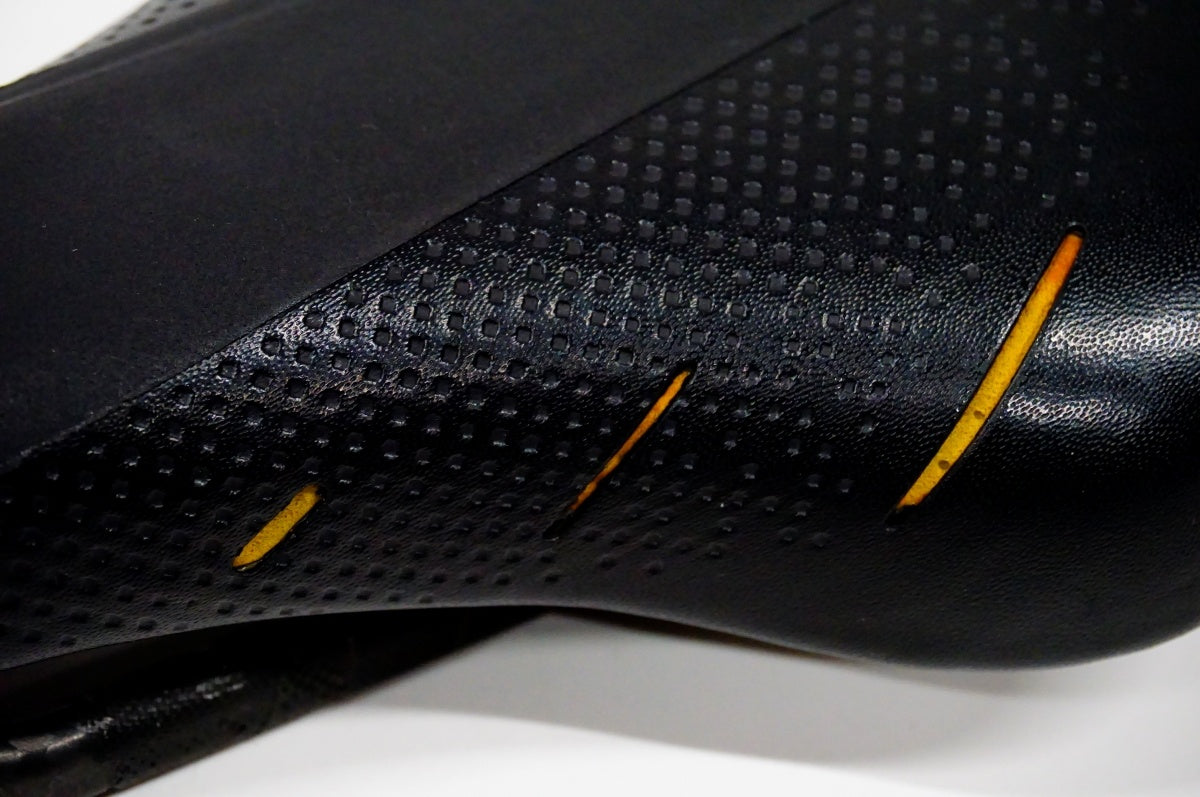 FIZIK 「フィジーク」 ARIONE R1 サドル / 名古屋大須店