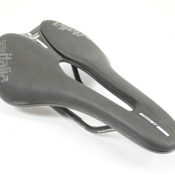 SELLE ITALIA 「セライタリア」 NOVUS BOOST EVO SUPERFLOW サドル