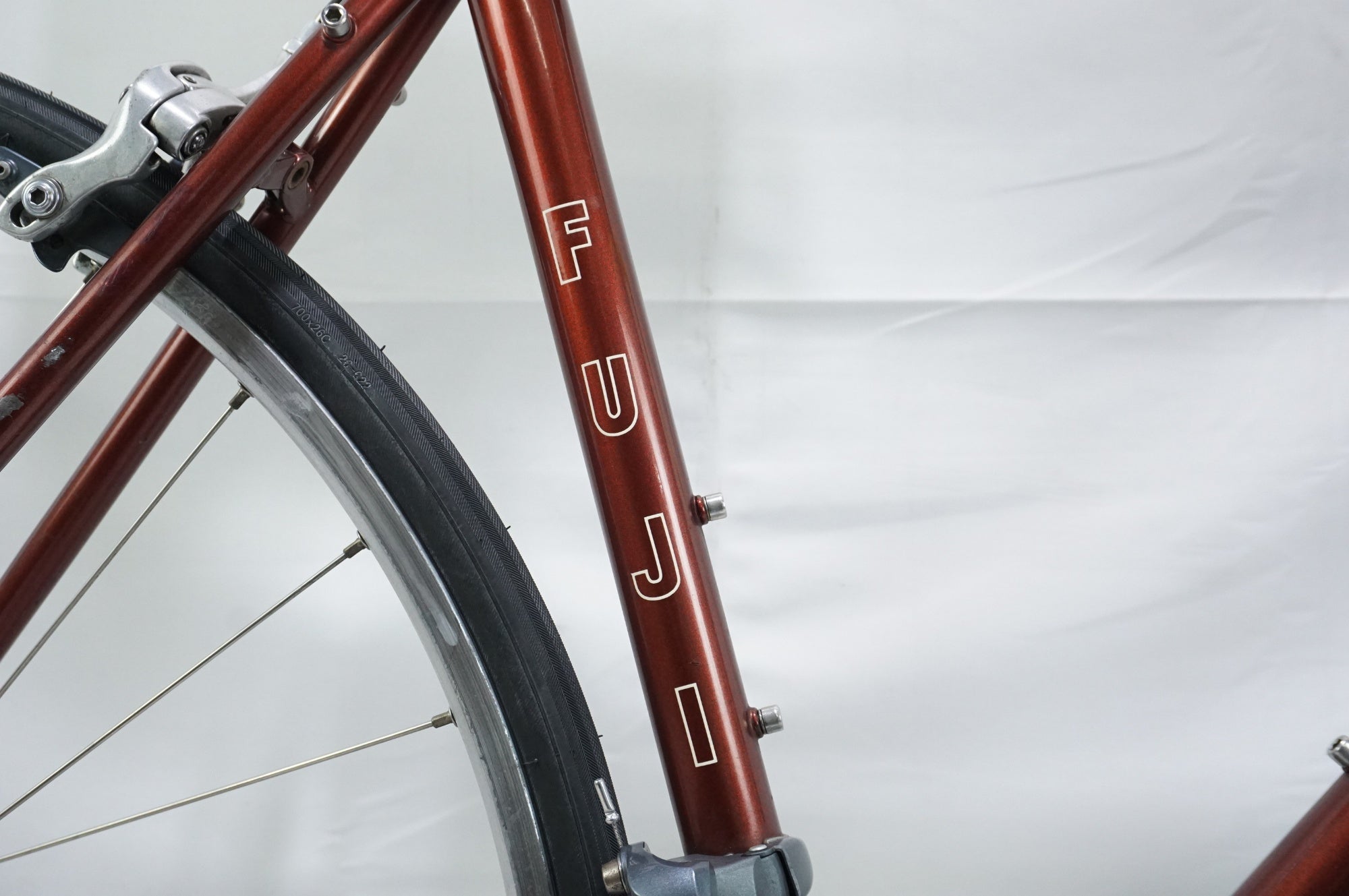 FUJI ロードバイク2016 FUJI 2016年モデル手軽にビンテージロードレーサーの雰囲気が味わえる