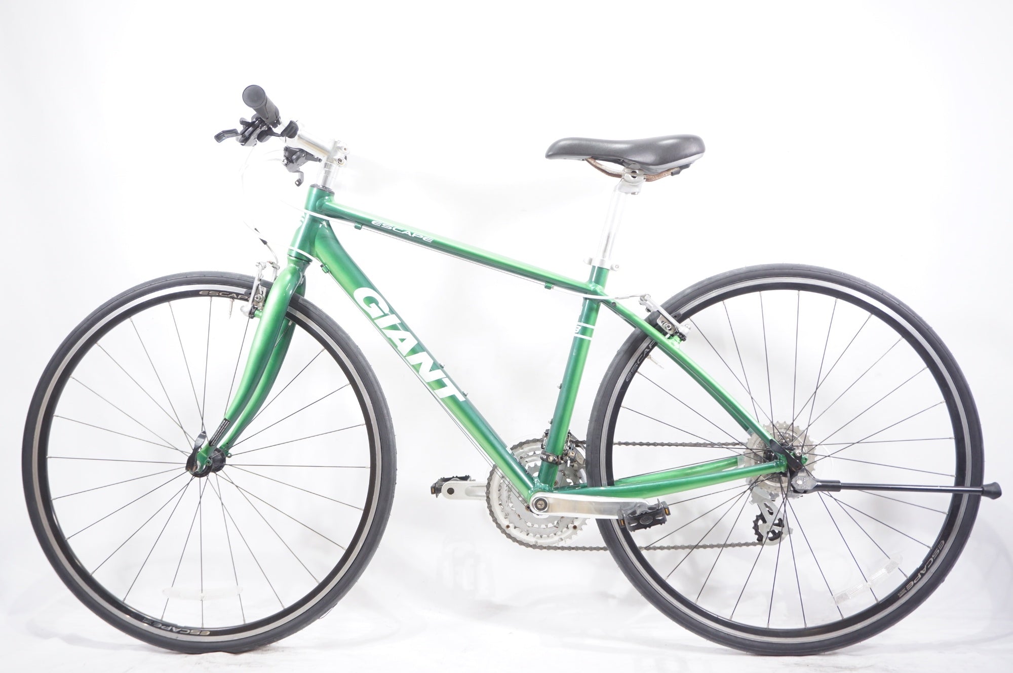 GIANT ESCAPE R3 2017 引き取り限定 GIANT 「ジャイアント」 ESCAPE R3 2017年モデル クロスバイク