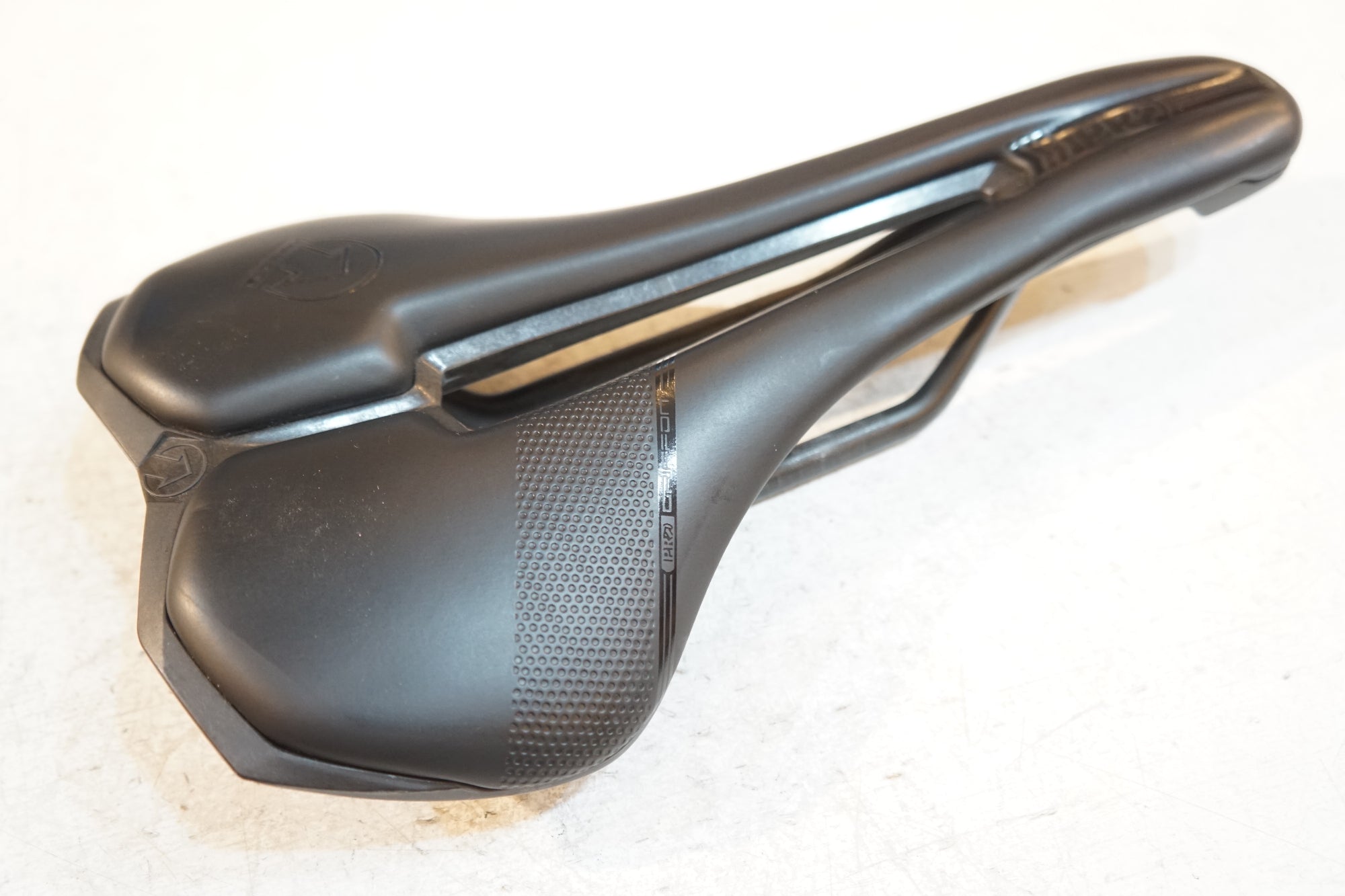 SHIMANO 「シマノ」 PRO GRIFFON サドル / バイチャリ浦和ベース